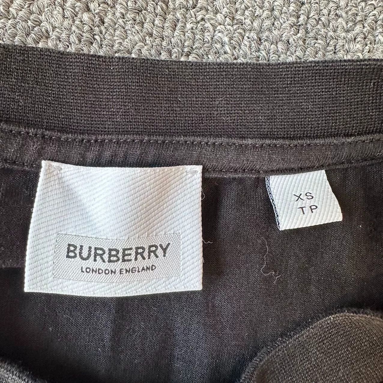 Burberry Burberry Classic Black Check Pocket Short-Sleeve XS Size XS / US 0-2 / IT 36-38 - 4 Thumbnail