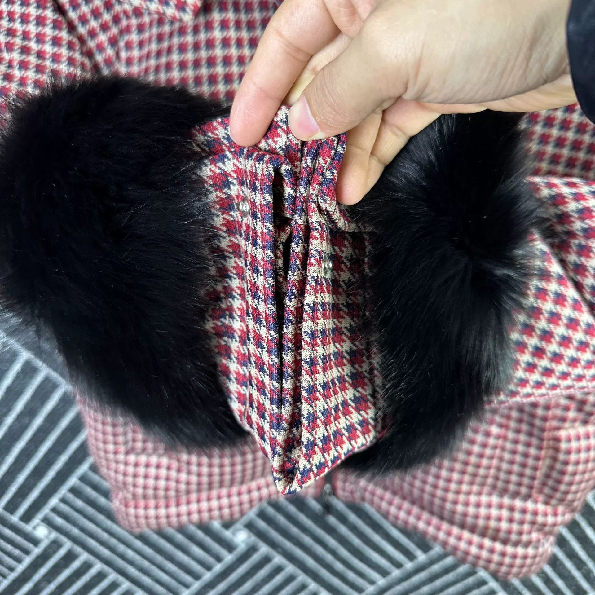 Moncler Moncler Houndstooth Detachable Fur Cuff Size S / US 4 / IT 40 - 4 Thumbnail