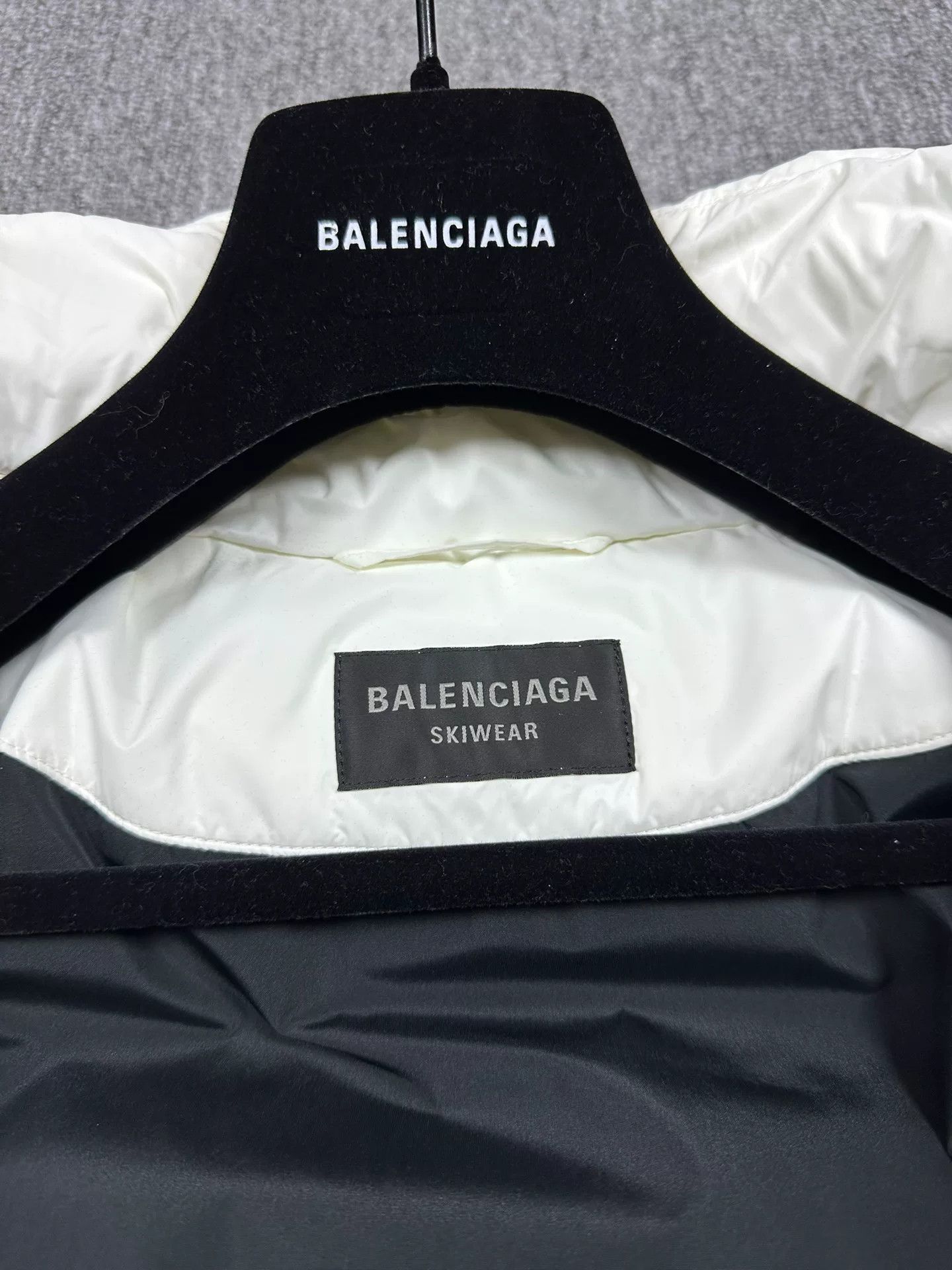 Balenciaga Balenciaga 2024SS 3B Logo White Oversized Puffer Size XXS / US 00 / IT 34 - 4 Thumbnail