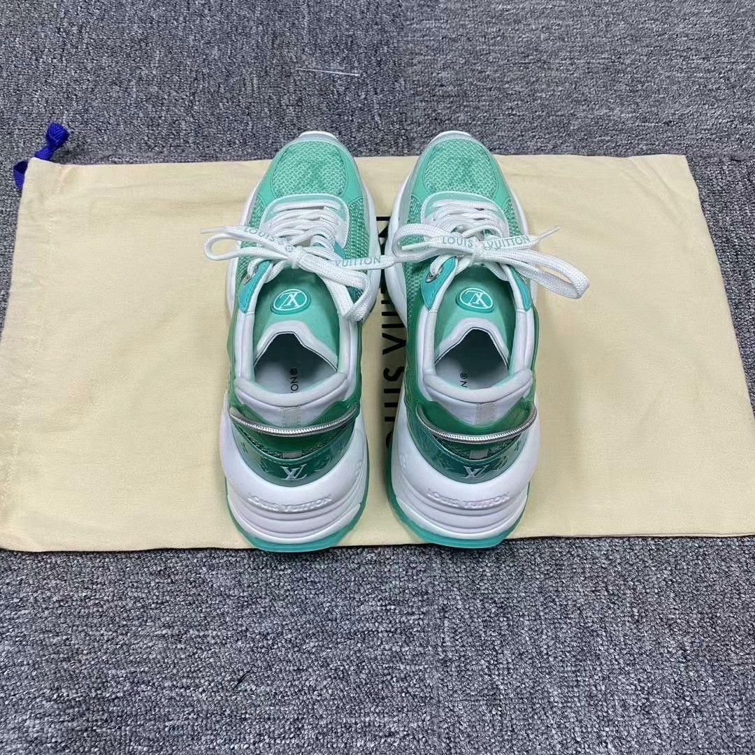 Louis Vuitton Louis Vuitton 2023 Green Logo Running Shoes Size US 5 / IT 35 - 5 Thumbnail