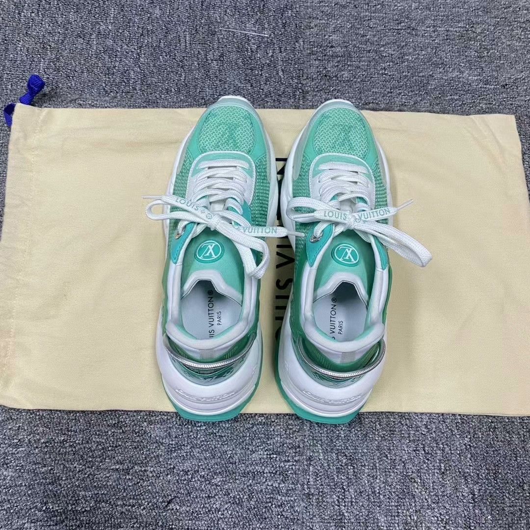 Louis Vuitton Louis Vuitton 2023 Green Logo Running Shoes Size US 5 / IT 35 - 3 Thumbnail