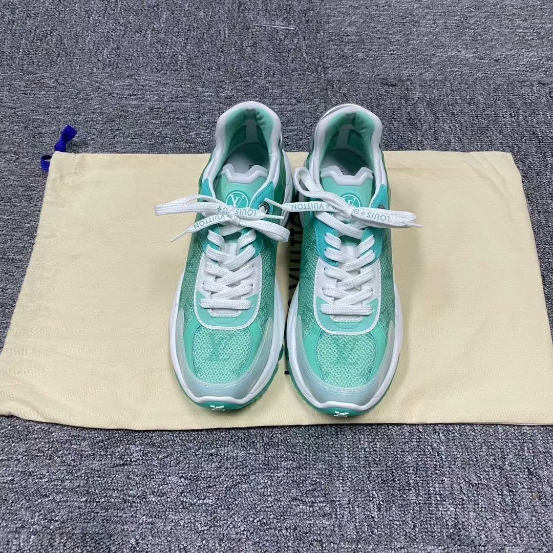 Louis Vuitton Louis Vuitton 2023 Green Logo Running Shoes Size US 5 / IT 35 - 2 Thumbnail