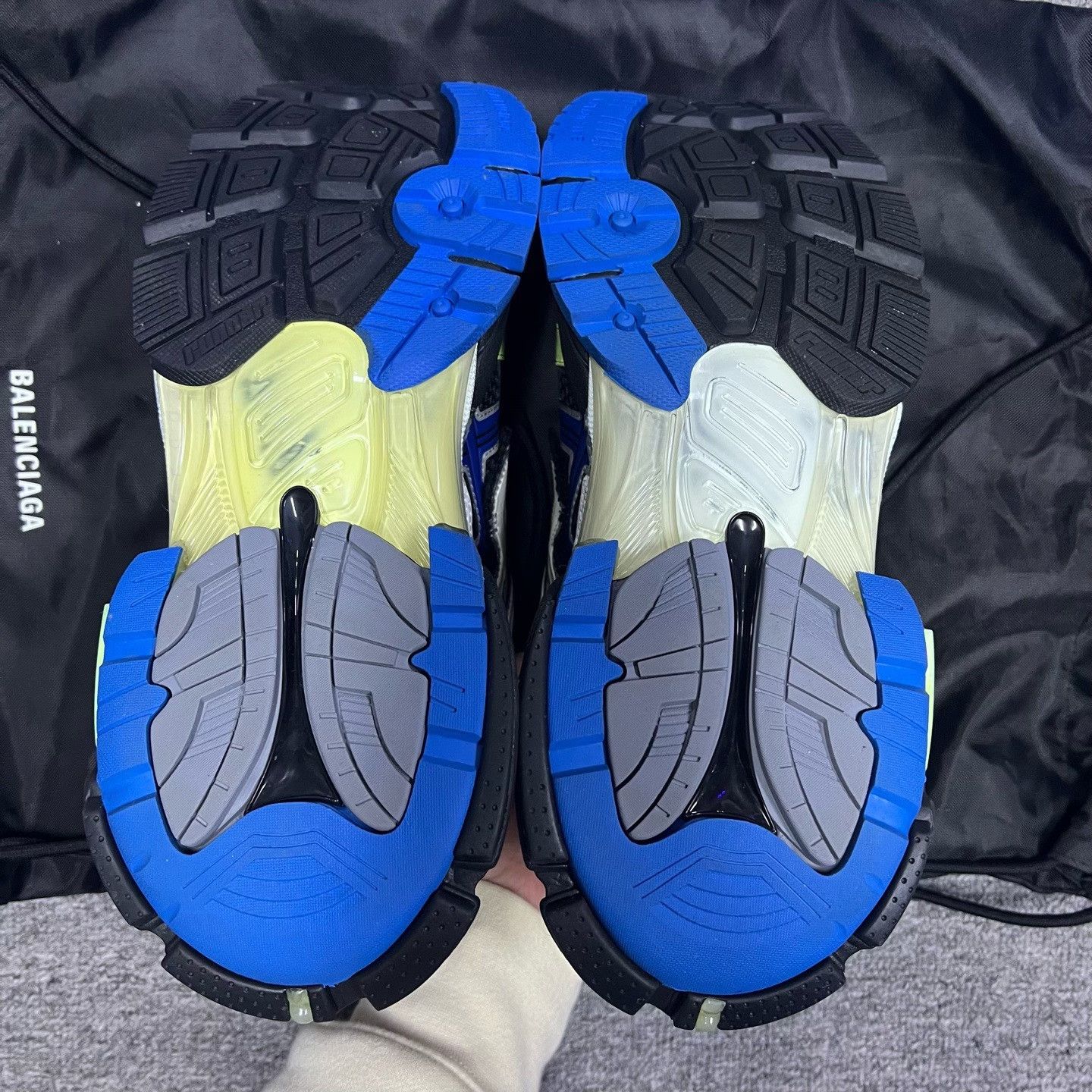 Balenciaga Balenciaga Gray Distressed Low-Top Running Shoes Size US 8 / EU 41 - 5 Thumbnail