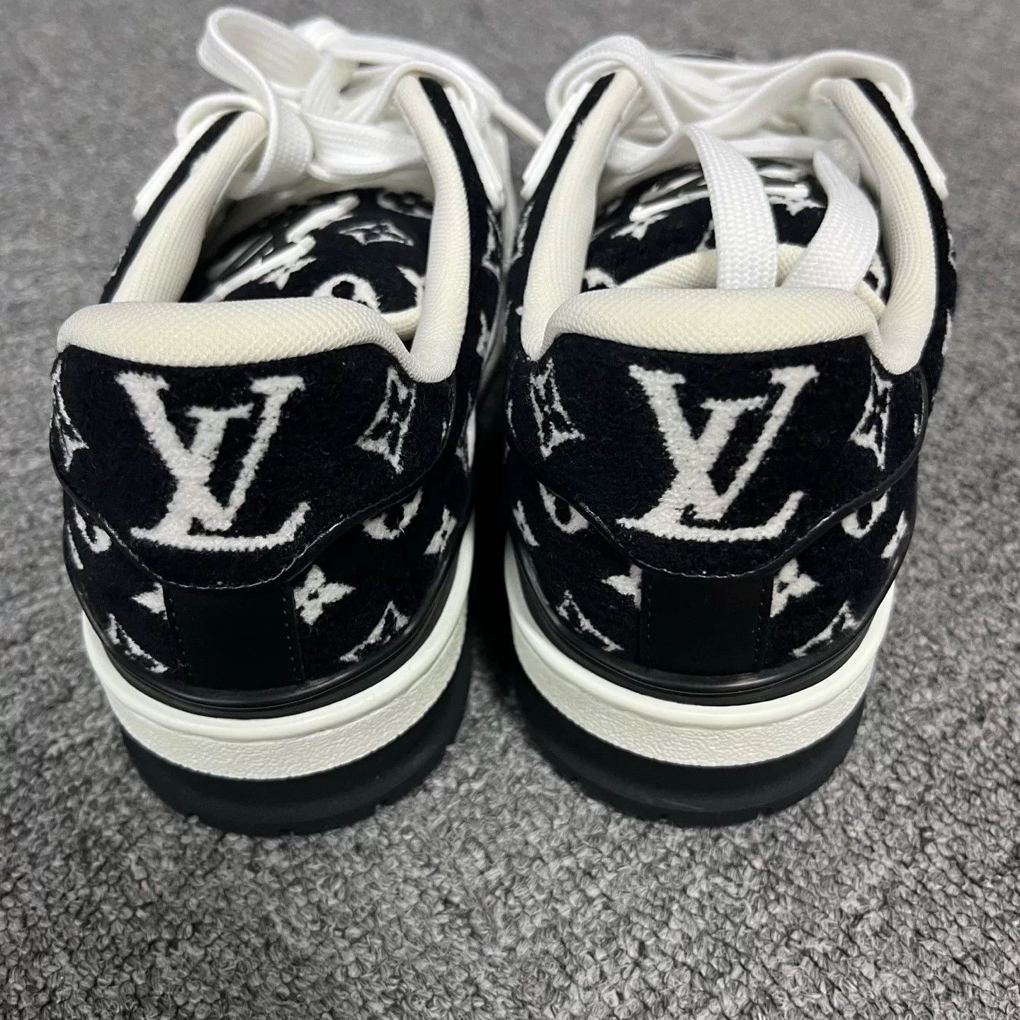Louis Vuitton Louis Vuitton Black White Low-Top Sneakers Size US 4 / IT 34 - 3 Thumbnail