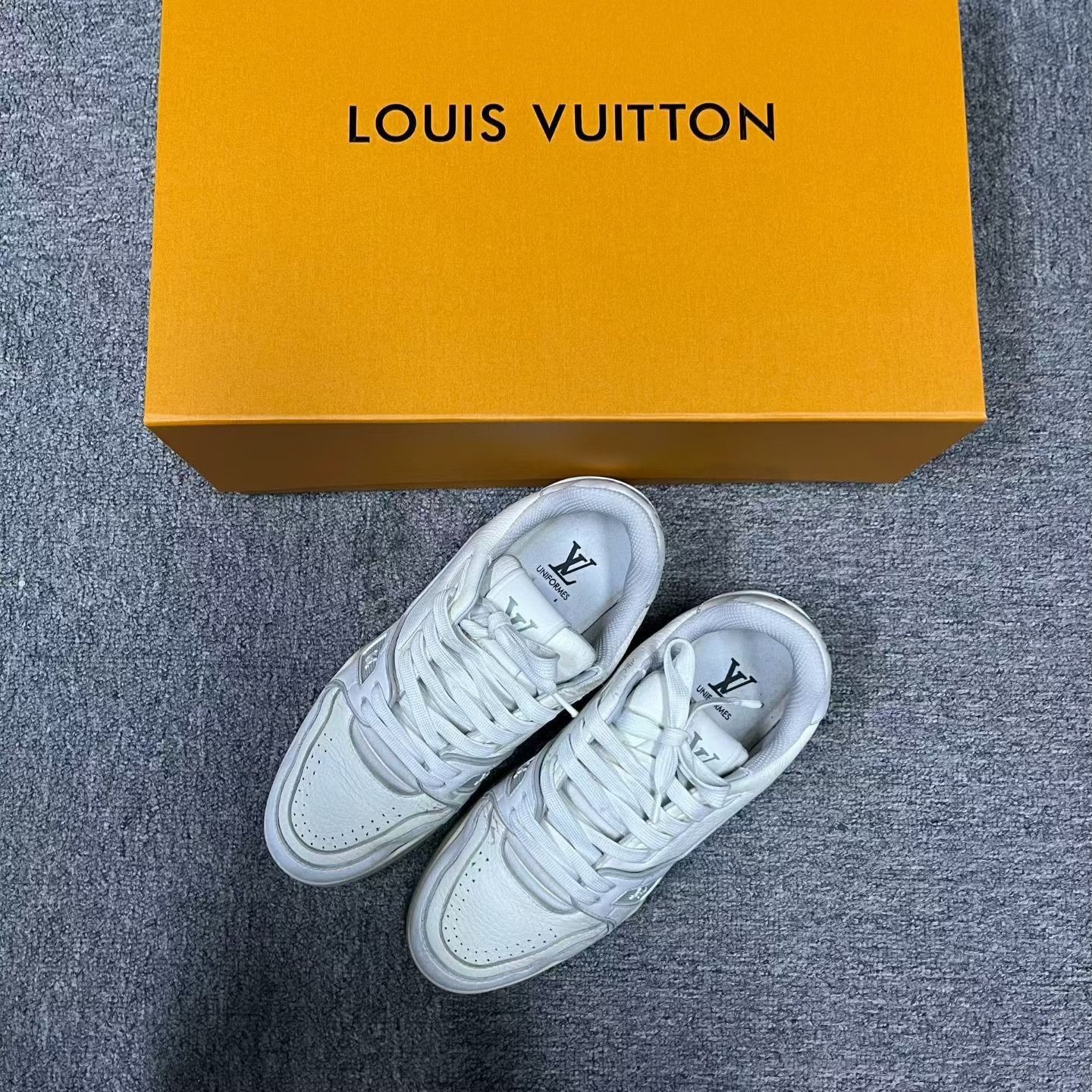 Louis Vuitton Louis Vuitton White Low-Top Leather Sneakers Size US 6.5 / EU 39-40 - 5 Thumbnail