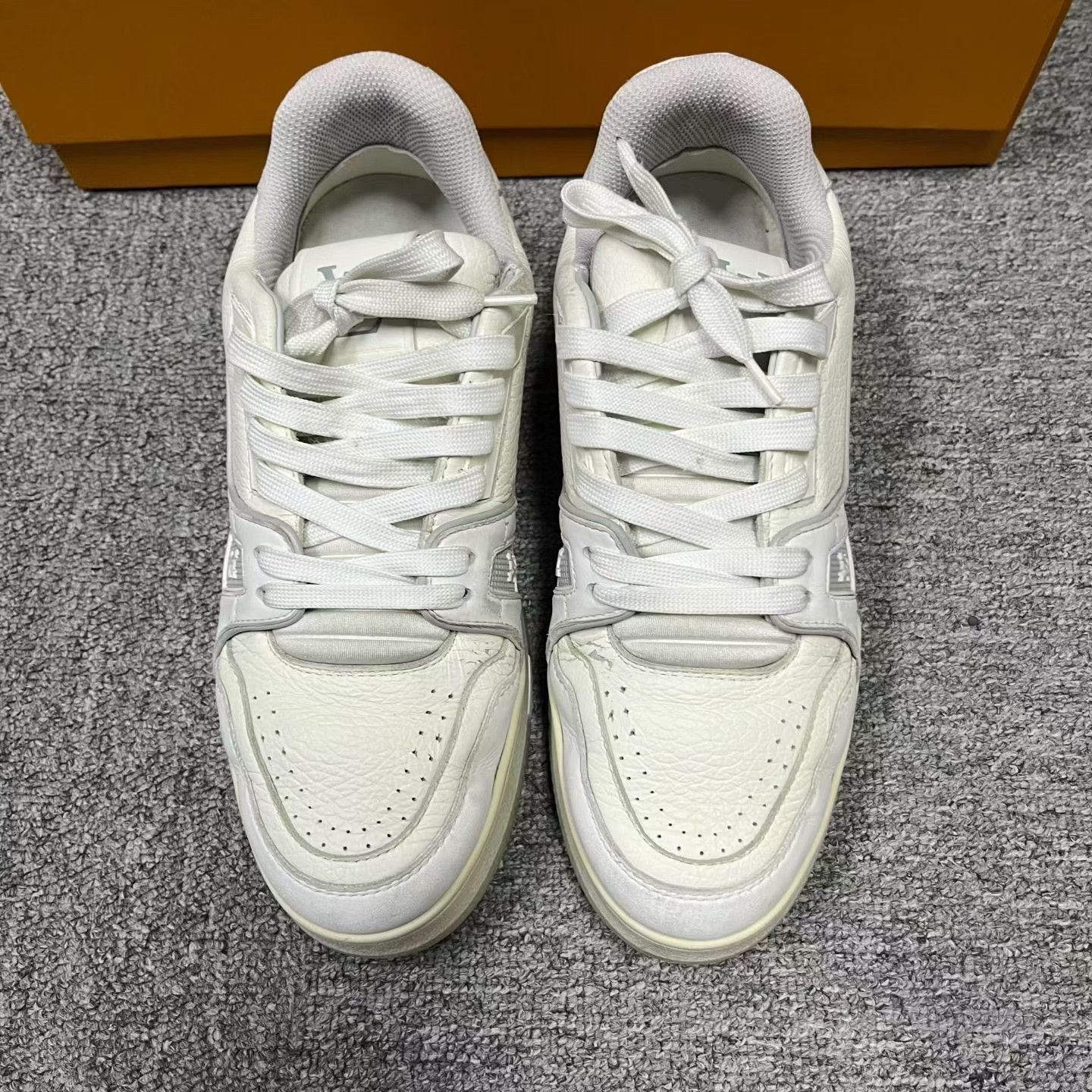 Louis Vuitton Louis Vuitton White Low-Top Leather Sneakers Size US 6.5 / EU 39-40 - 4 Thumbnail