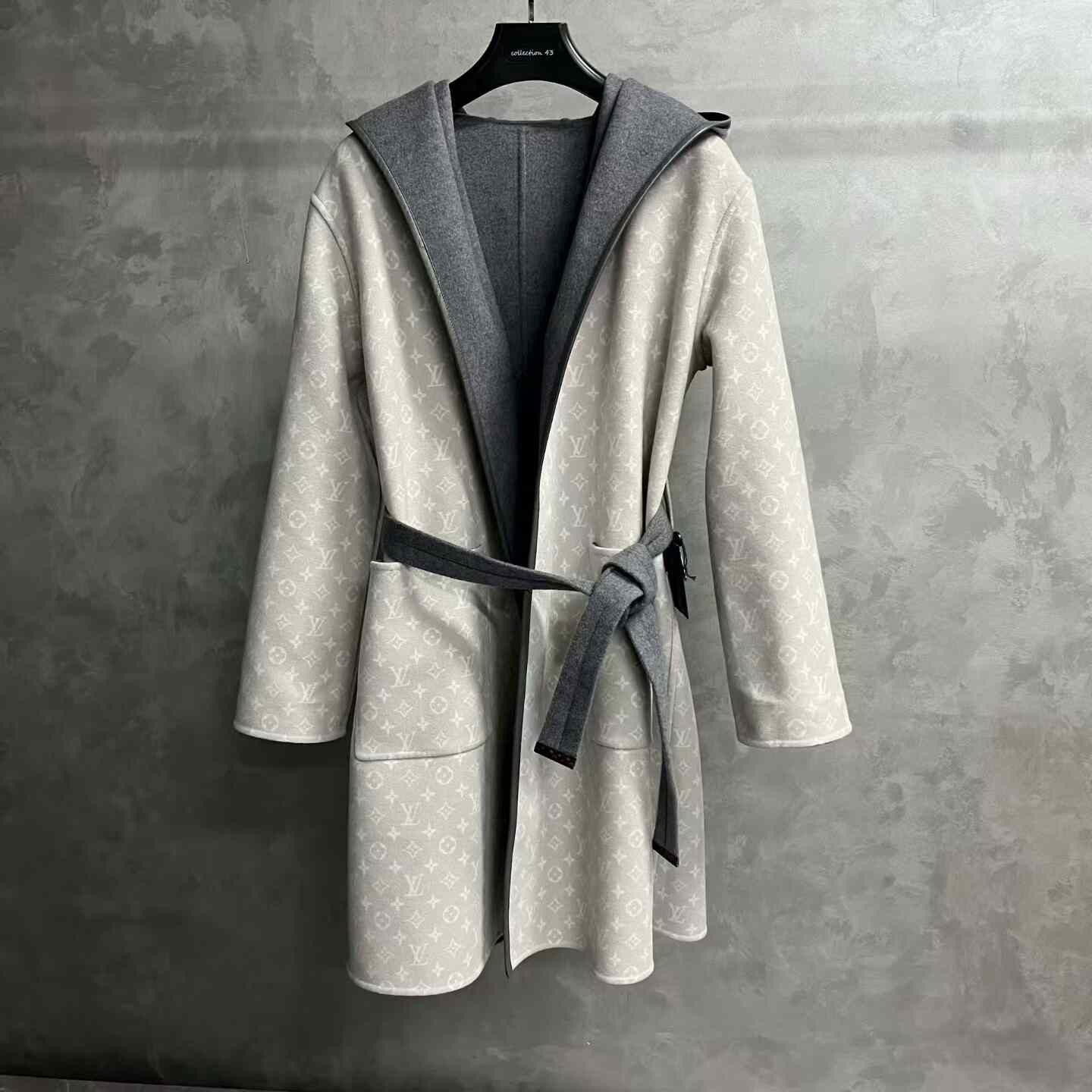 Louis Vuitton Louis Vuitton 2024 Double-Sided Hooded Long Coat Size US XXS / EU 40 - 3 Thumbnail
