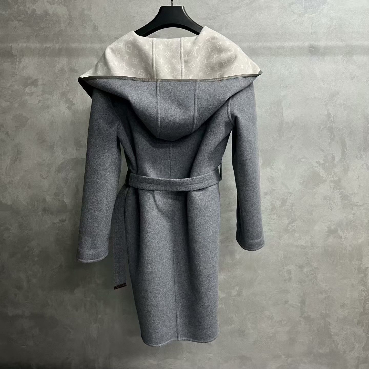 Louis Vuitton Louis Vuitton 2024 Double-Sided Hooded Long Coat Size US XXS / EU 40 - 2 Thumbnail