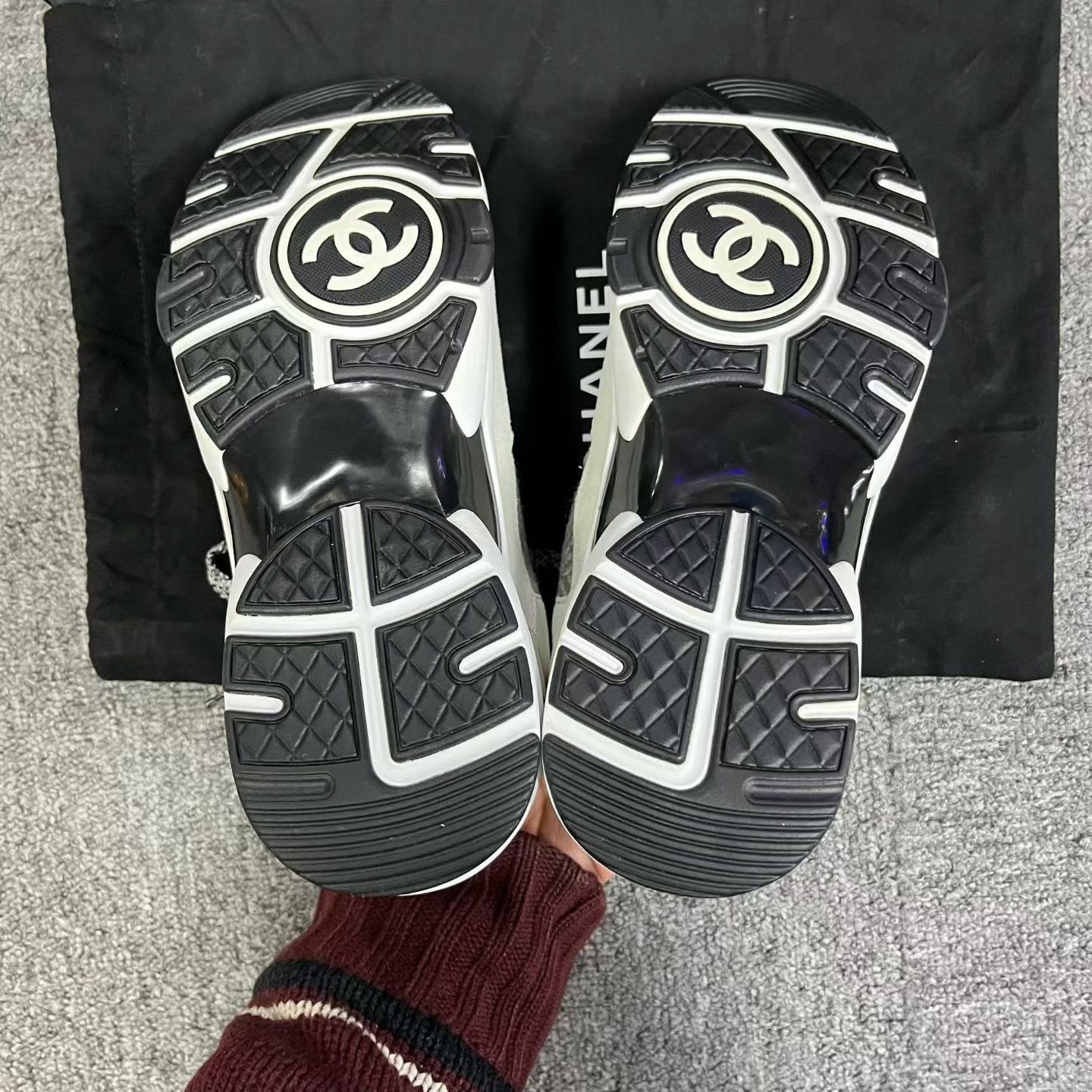 Chanel Chanel White Gray Logo Lightweight Low-Top Sneakers Size US 5.5 / IT 35.5 - 6 Thumbnail