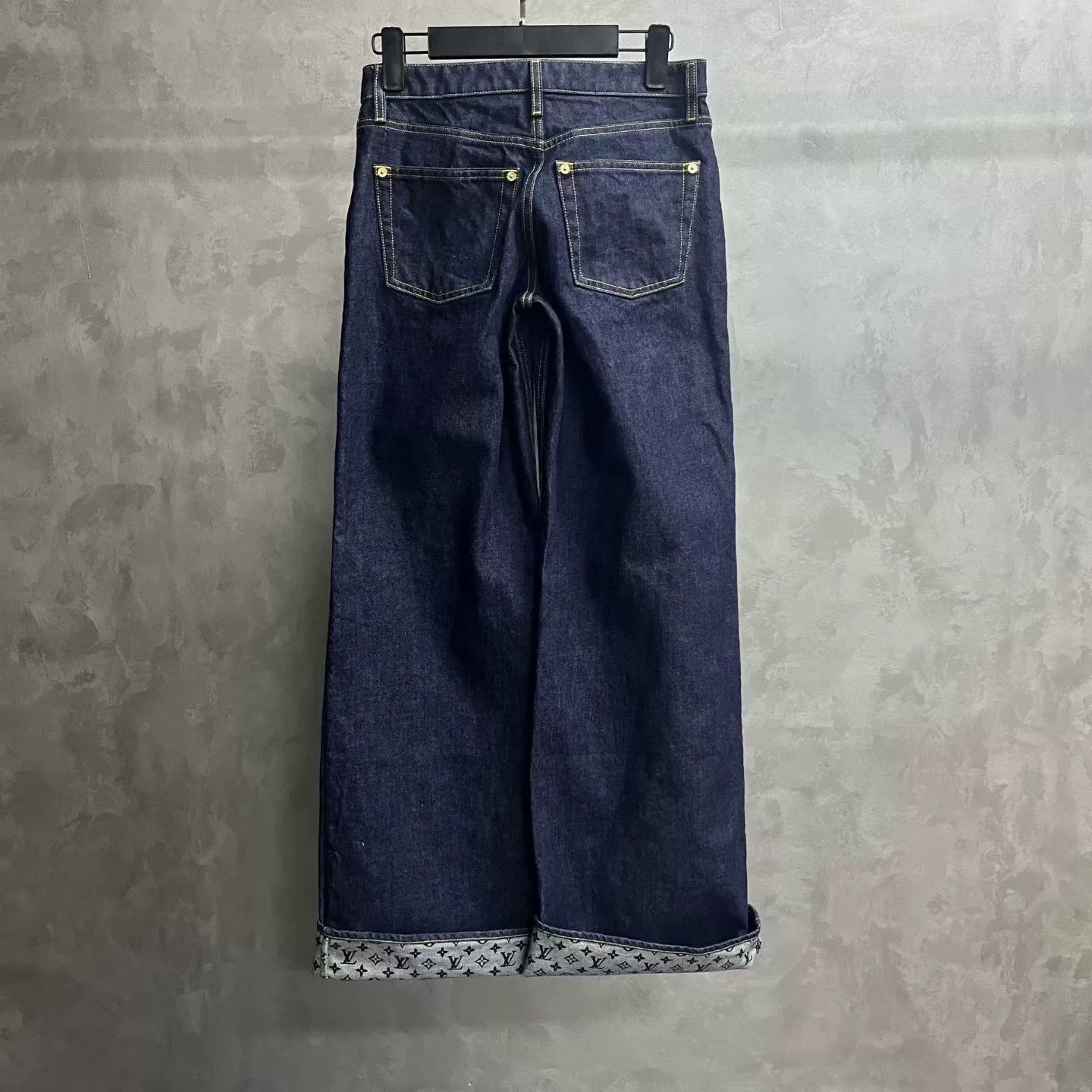 Louis Vuitton Louis Vuitton 2025 Cuffed Flare Denim Jeans Size US 34 / EU 50 - 2 Thumbnail