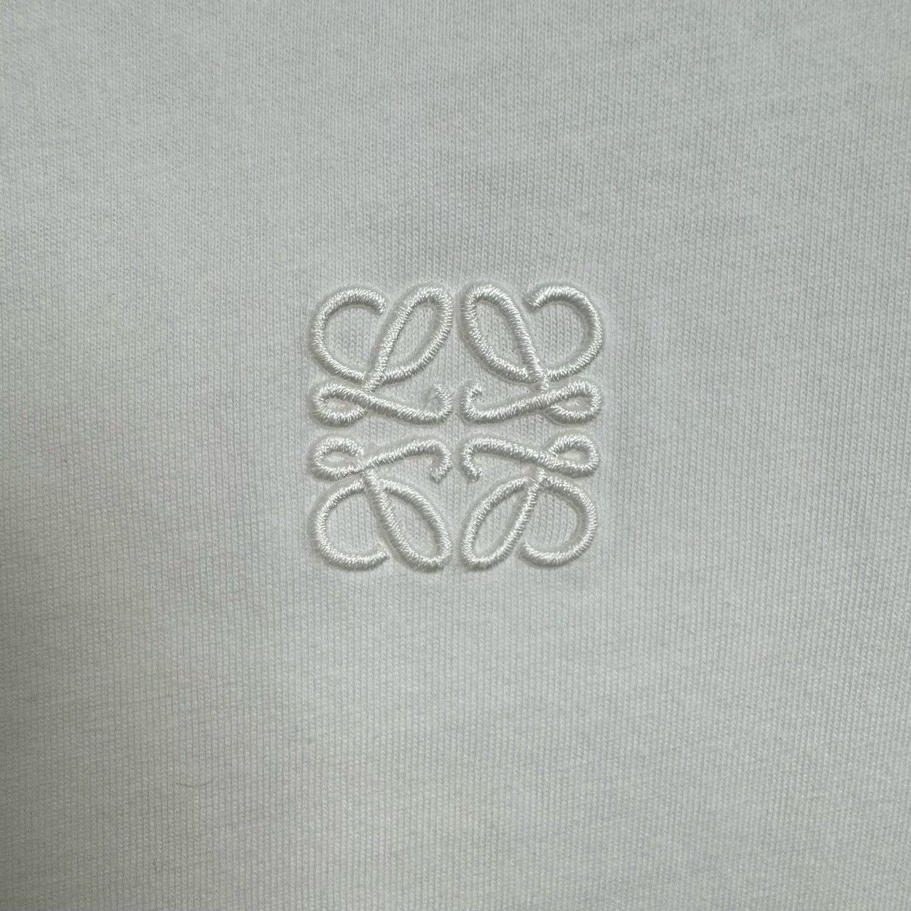 Loewe Loewe Embroidered White T-Shirt M Women Size M / US 6-8 / IT 42-44 - 4 Thumbnail