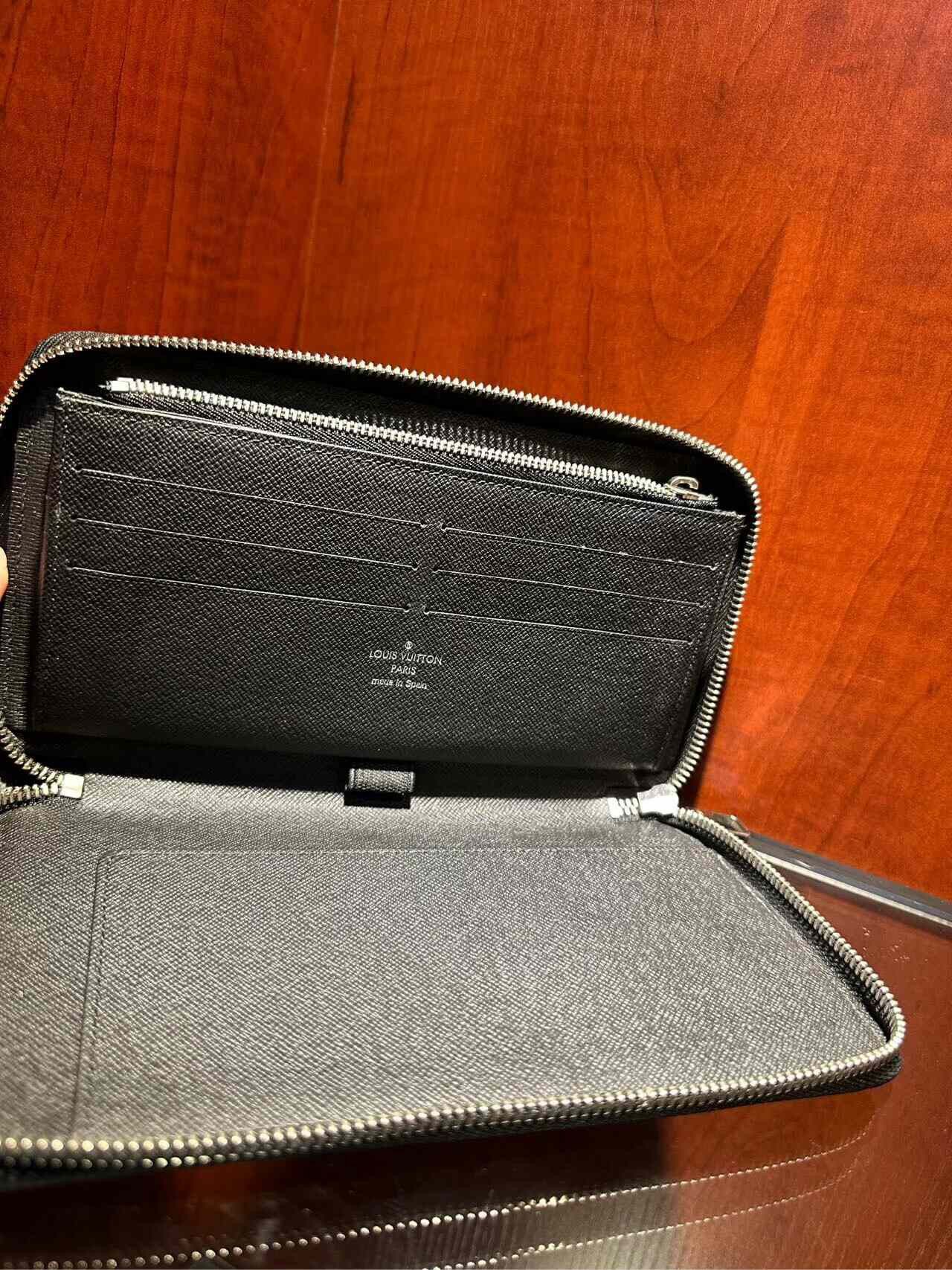 Louis Vuitton Louis Vuitton Limited Bag one size Men Size ONE SIZE - 3 Thumbnail