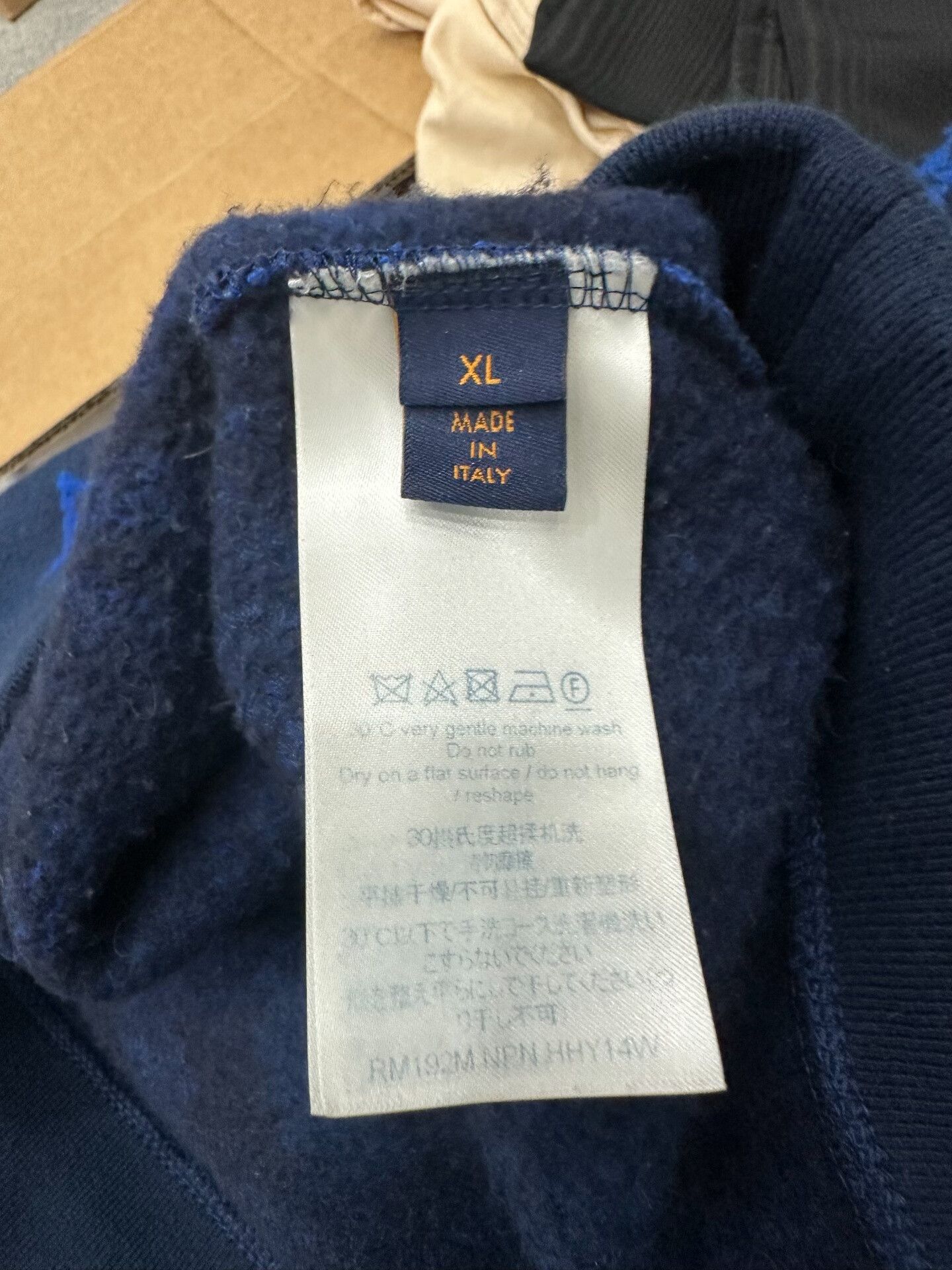 Louis Vuitton Louis Vuitton Retro Blue Sweater xl Men Size US XL / EU 56 / 4 - 5 Thumbnail