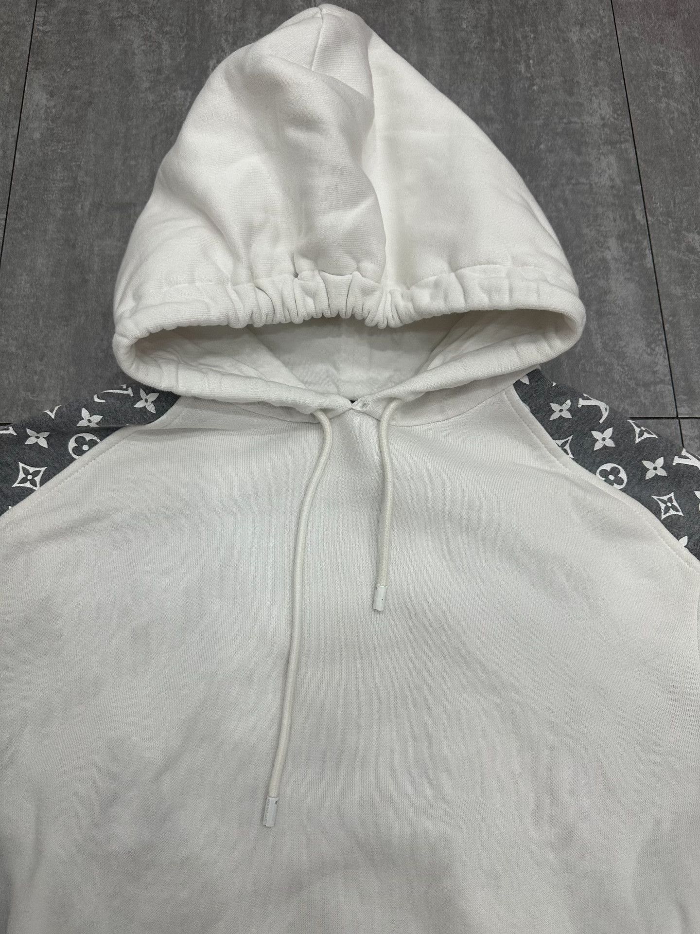 Louis Vuitton Louis Vuitton Collab White Hoodie S Women Size S / US 4 / IT 40 - 3 Thumbnail