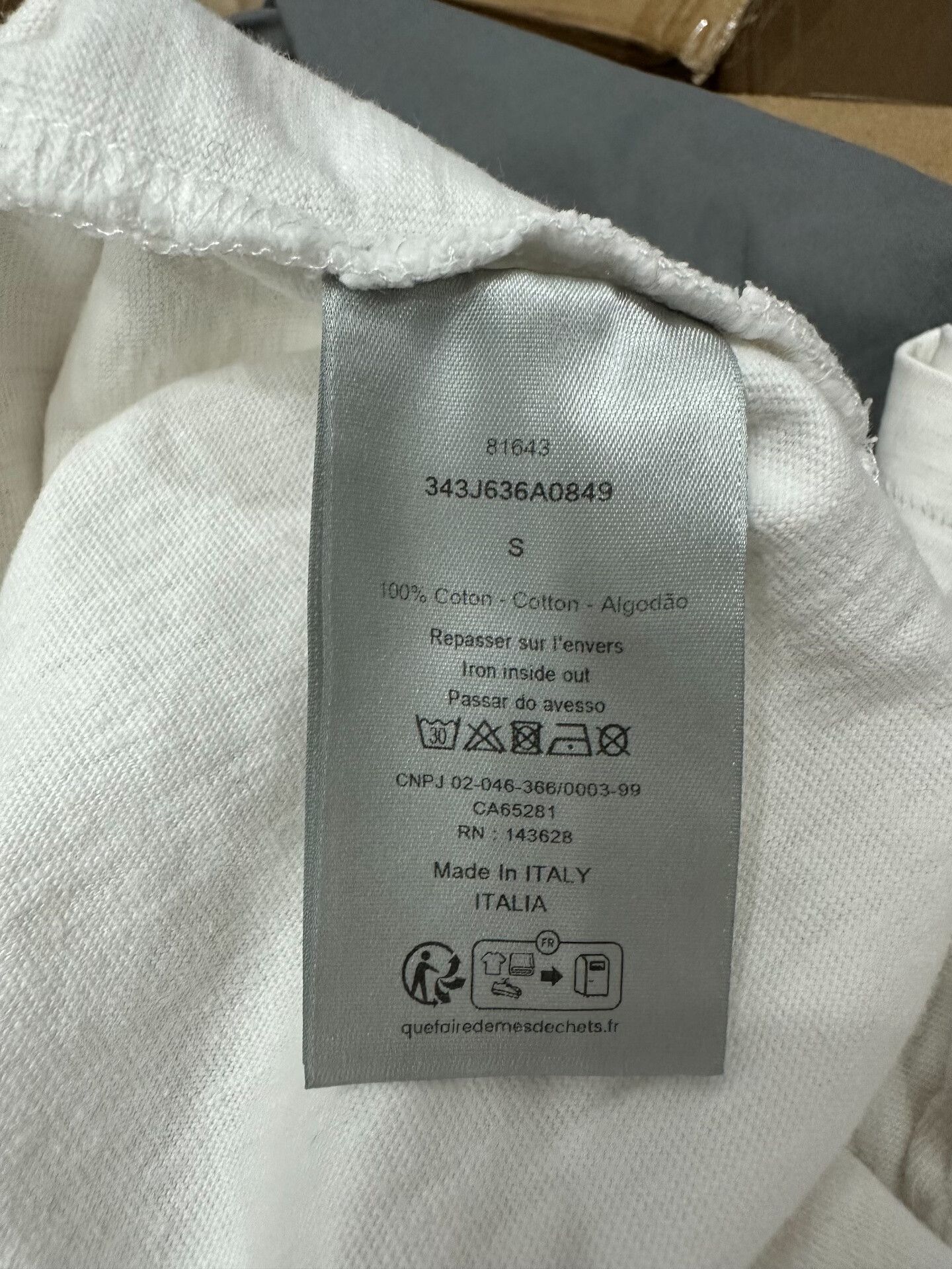Dior Dior Distressed Cotton White T-Shirt s Men Size US S / EU 44-46 / 1 - 6 Thumbnail