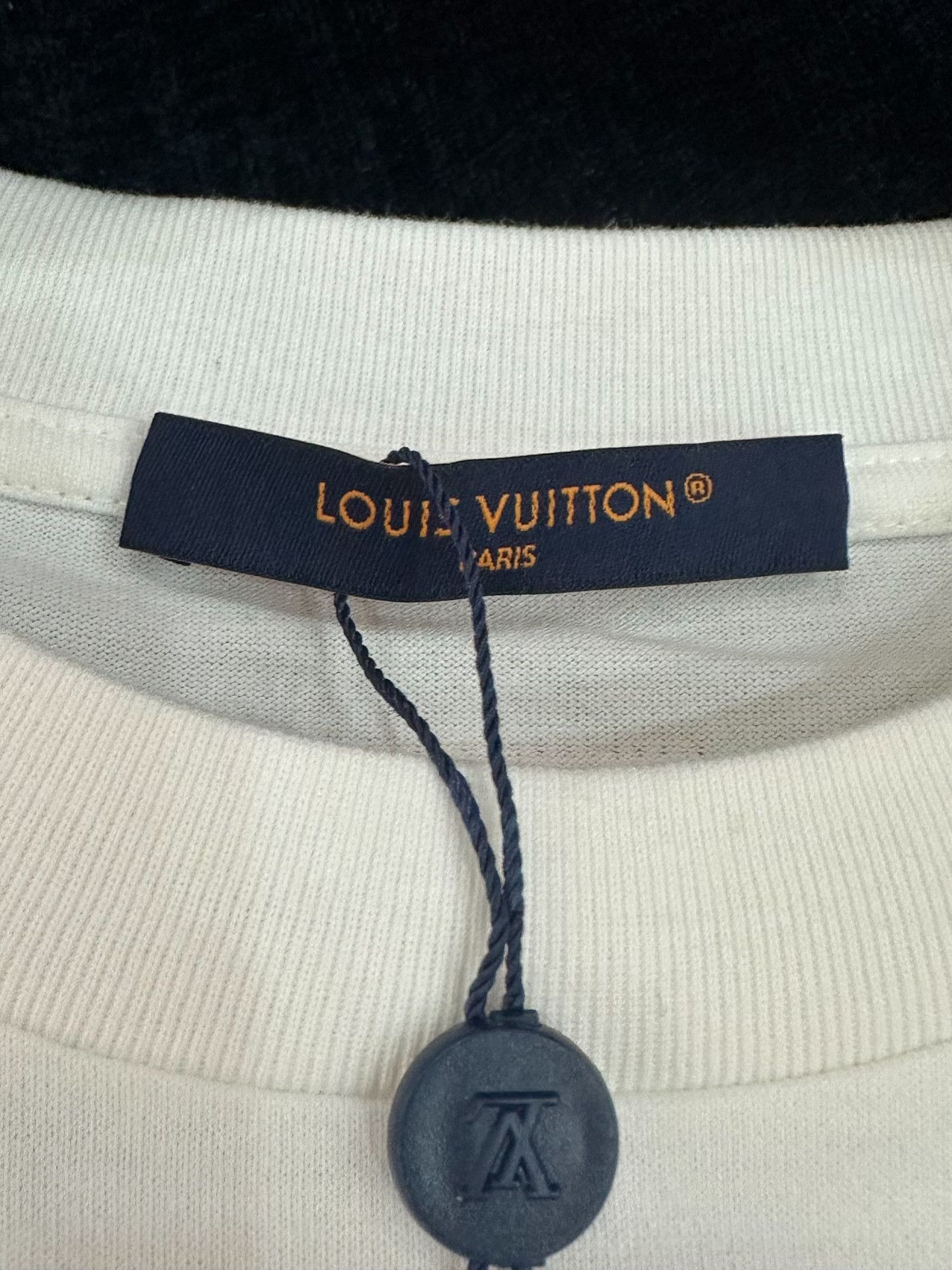 Louis Vuitton Louis Vuitton Collab Printed White T-Shirt m Men Size US M / EU 48-50 / 2 - 4 Thumbnail