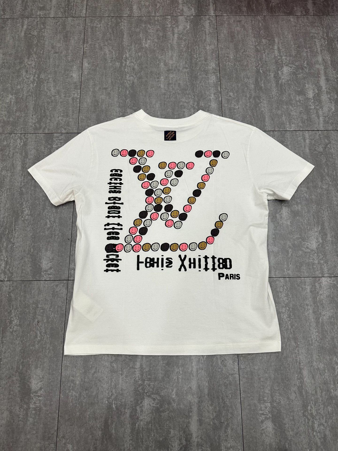 Louis Vuitton Louis Vuitton Collab T-Shirt l Men Size US L / EU 52-54 / 3 - 2 Thumbnail