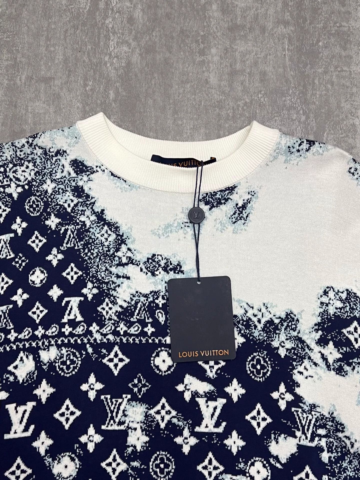 Louis Vuitton Louis Vuitton Paisley Tie-Dye Multi Hoodie XS Women Size XS / US 0-2 / IT 36-38 - 3 Thumbnail