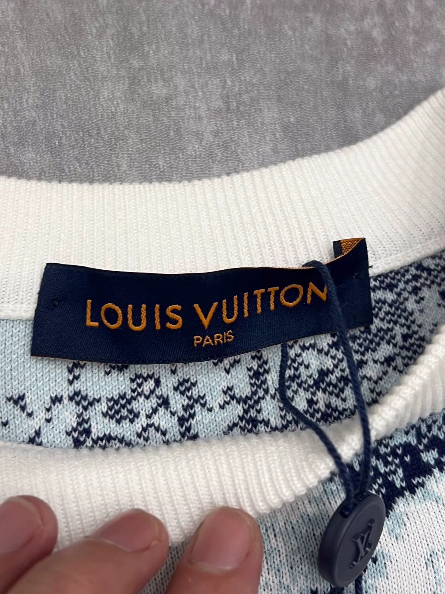 Louis Vuitton Louis Vuitton Paisley Tie-Dye Multi Hoodie XS Women Size XS / US 0-2 / IT 36-38 - 4 Thumbnail