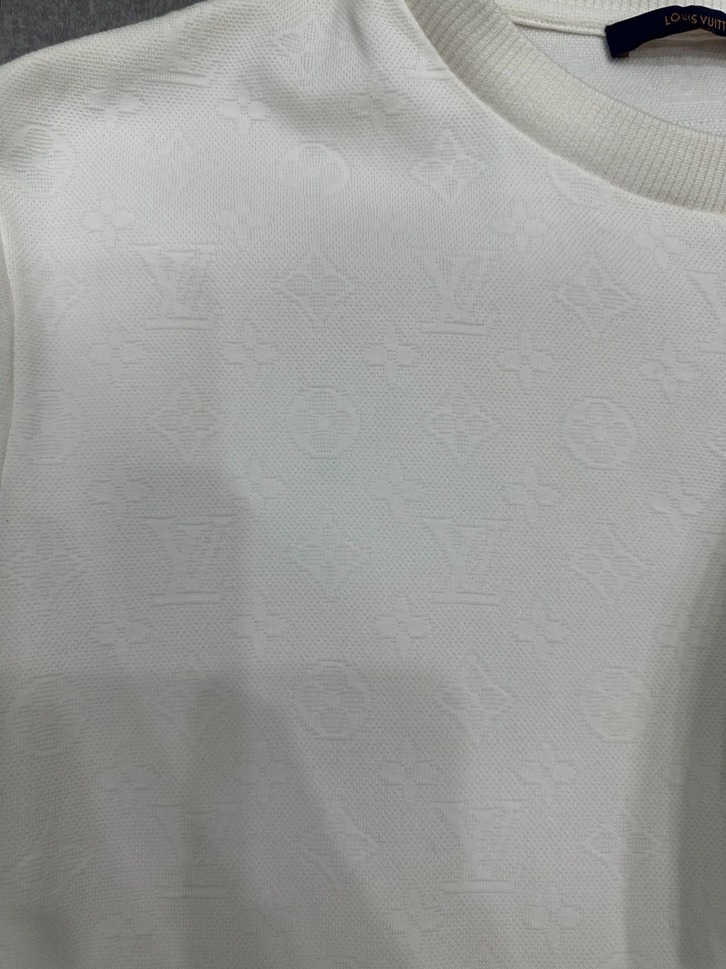 Louis Vuitton Louis Vuitton Collab White T-Shirt s Men Size US S / EU 44-46 / 1 - 4 Thumbnail
