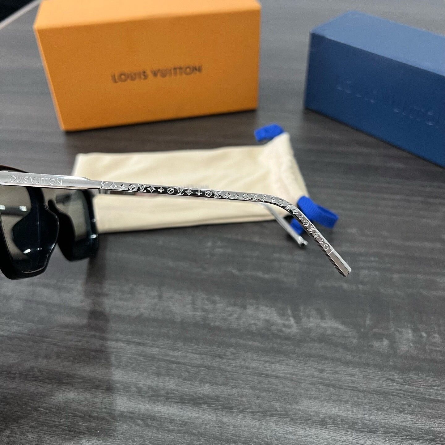 Louis Vuitton Louis Vuitton Sunglasses one size Men Size ONE SIZE - 4 Thumbnail