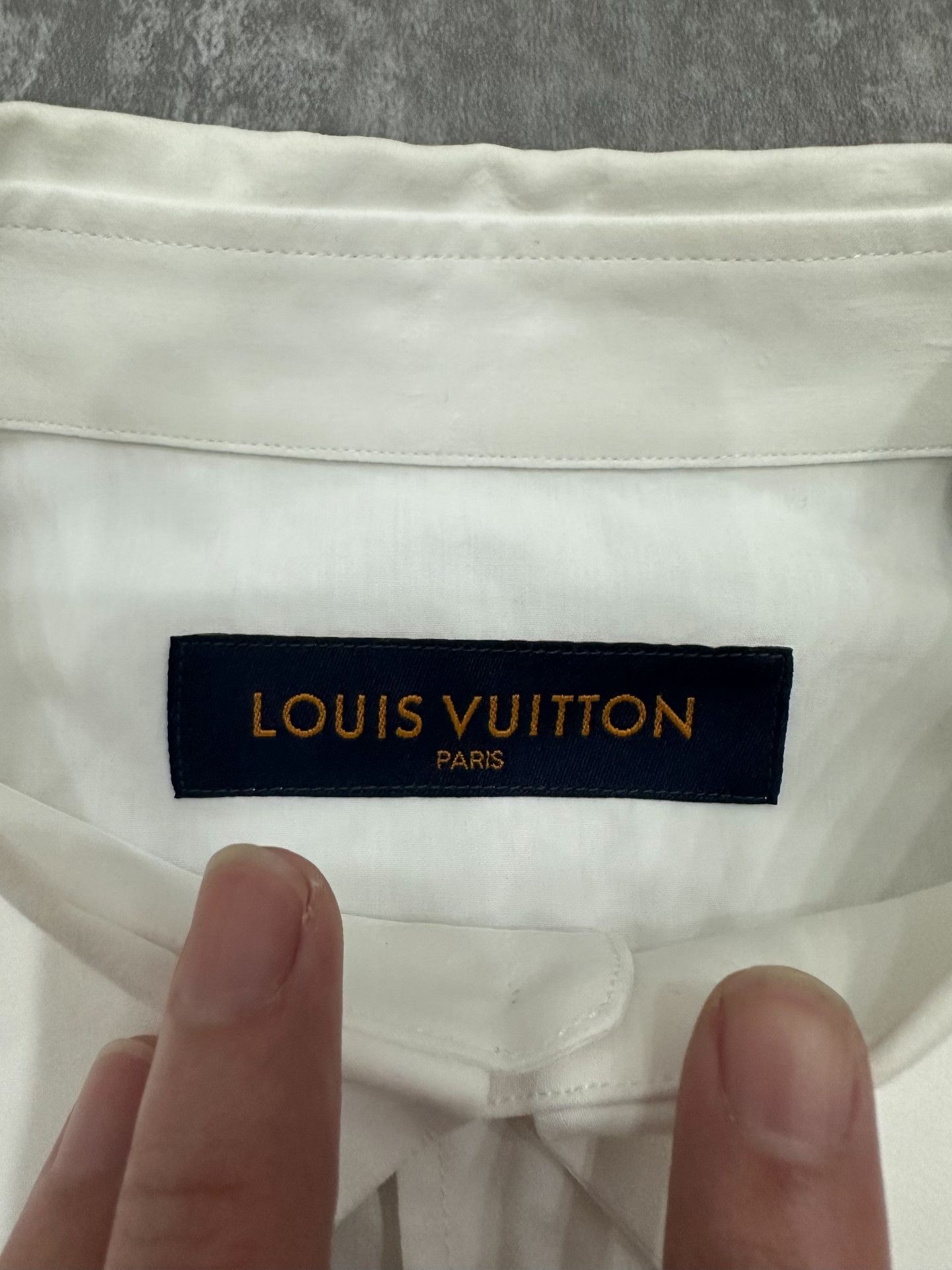 Louis Vuitton Louis Vuitton Embroidered White Shirt m Men Size US M / EU 48-50 / 2 - 4 Thumbnail