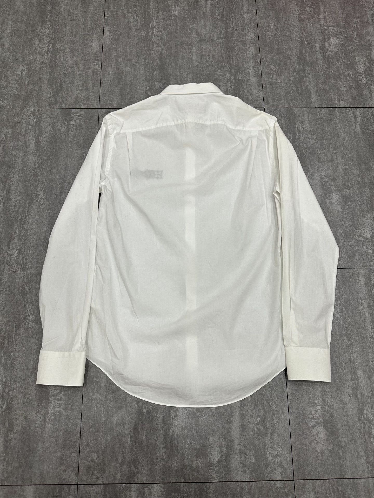 Louis Vuitton Louis Vuitton Embroidered White Shirt m Men Size US M / EU 48-50 / 2 - 2 Thumbnail