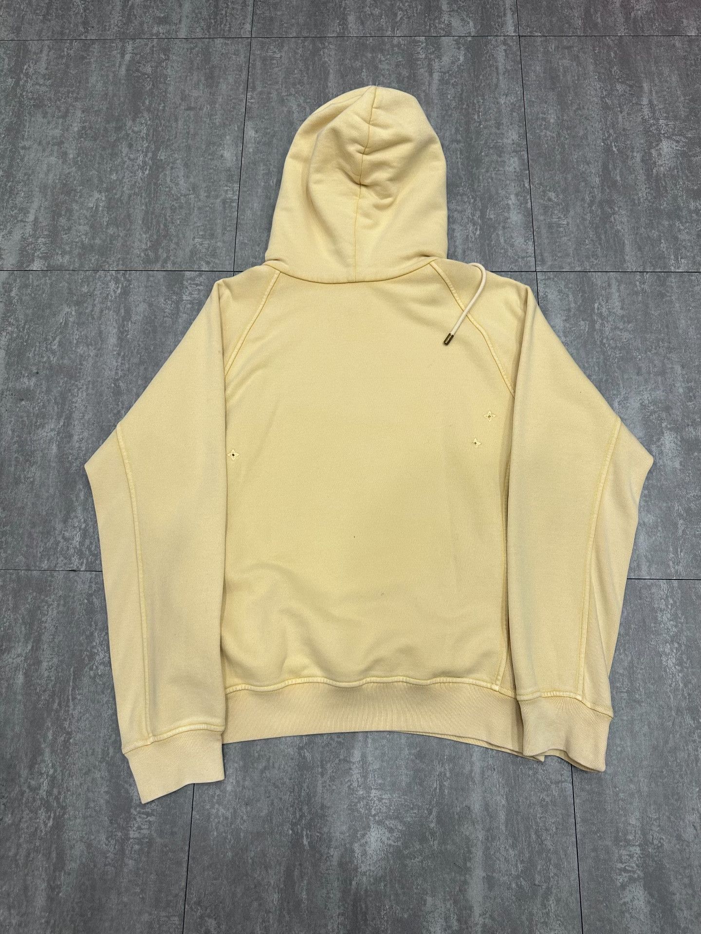 Louis Vuitton Louis Vuitton Yellow Hoodie m Men Size US M / EU 48-50 / 2 - 2 Thumbnail