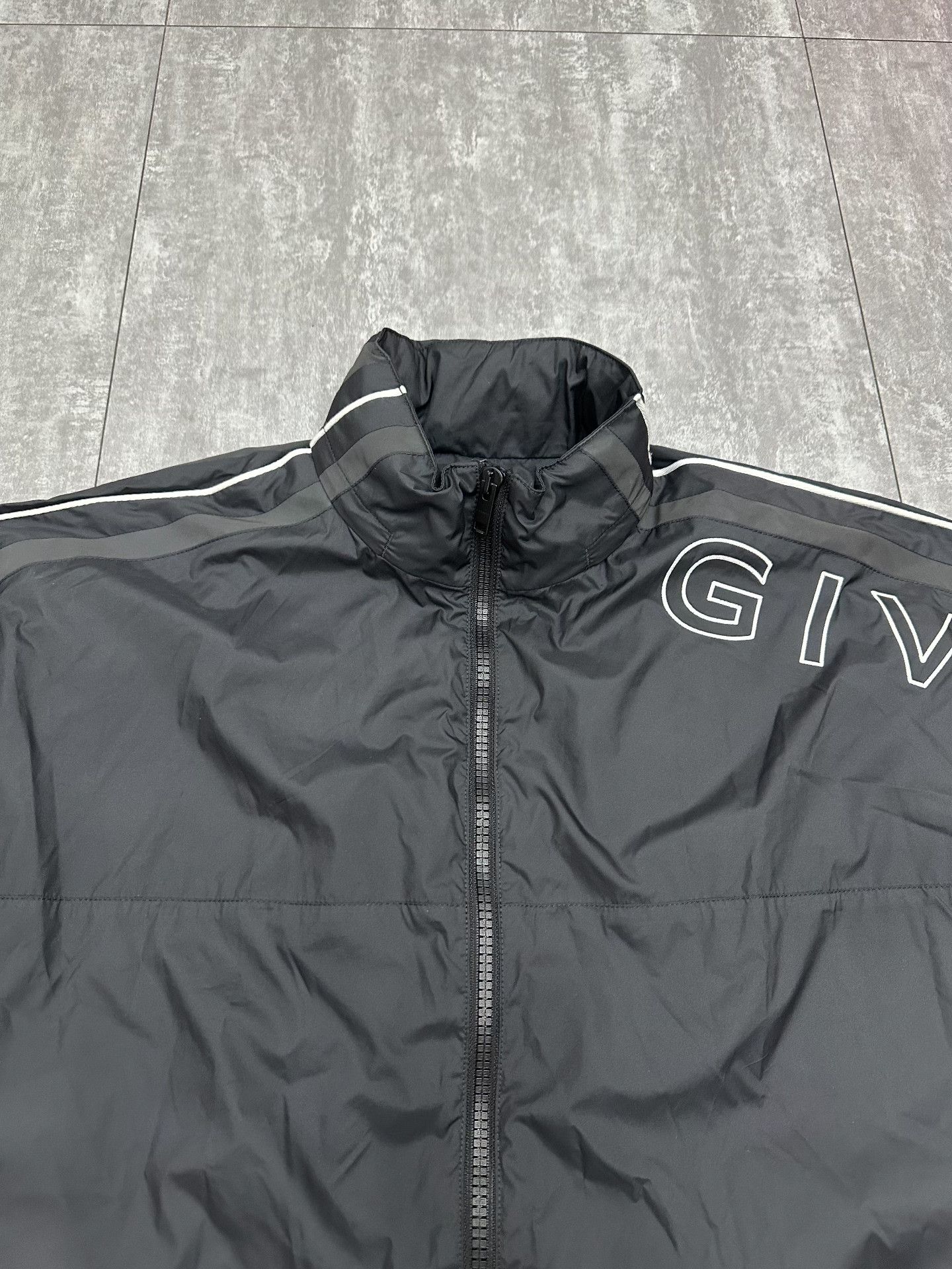 Givenchy Givenchy Black Light Jacket l Men Size US L / EU 52-54 / 3 - 3 Thumbnail