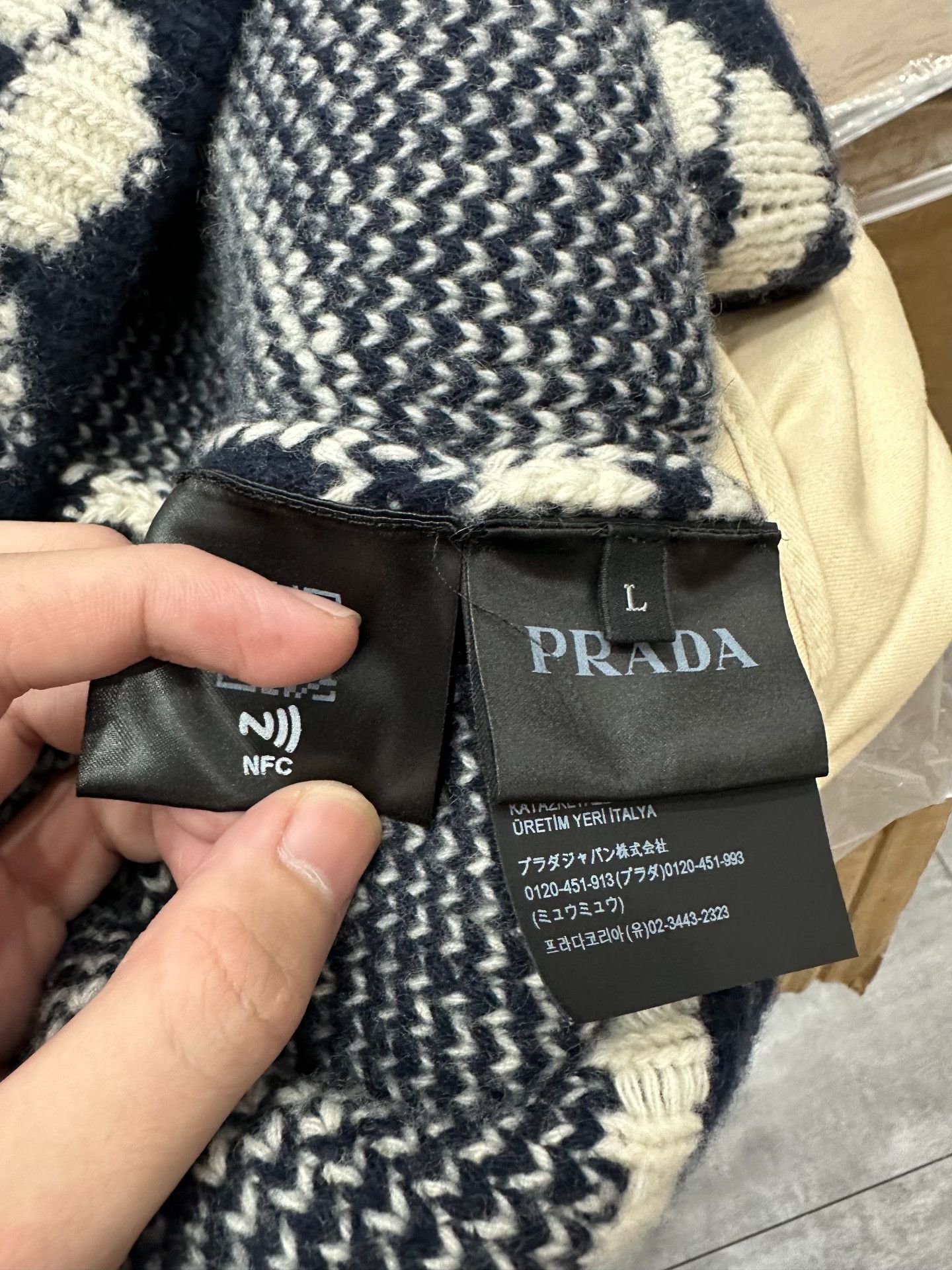 Prada Prada Knit Wool Sweater L Women Size L / US 10 / IT 46 - 5 Thumbnail