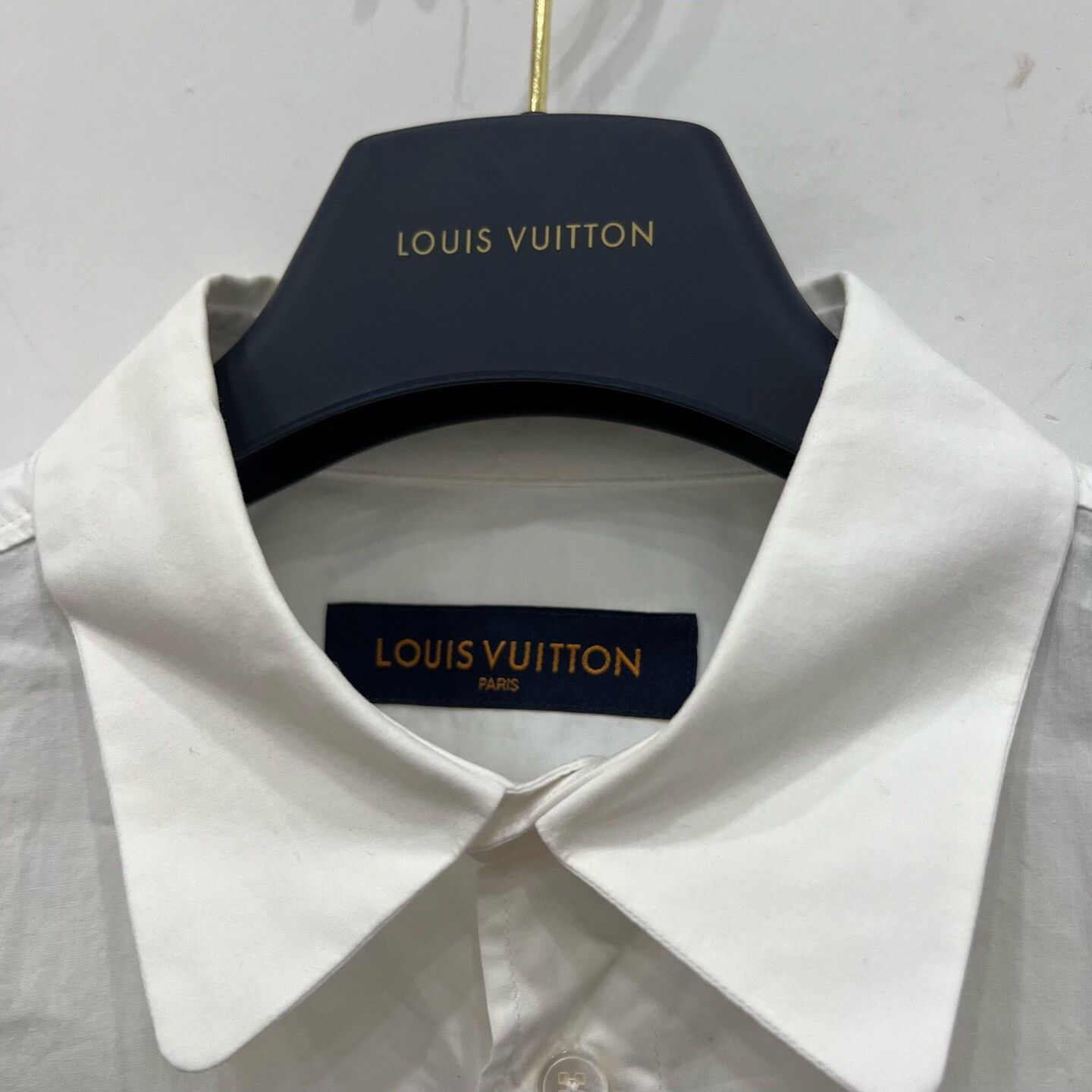 Louis Vuitton Louis Vuitton Retro Embroidered White Shirt m Men Size US M / EU 48-50 / 2 - 4 Thumbnail
