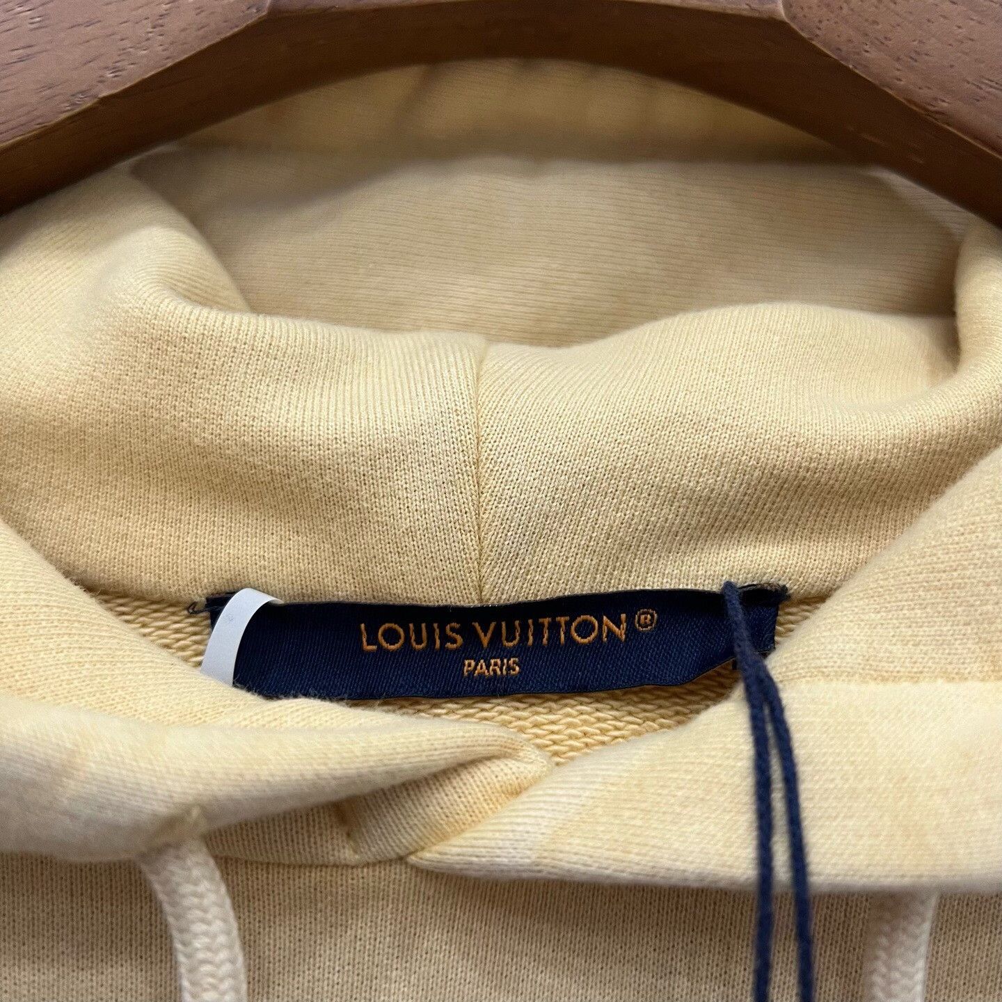 Louis Vuitton Louis Vuitton Beige Hoodie m Men Size US M / EU 48-50 / 2 - 5 Thumbnail