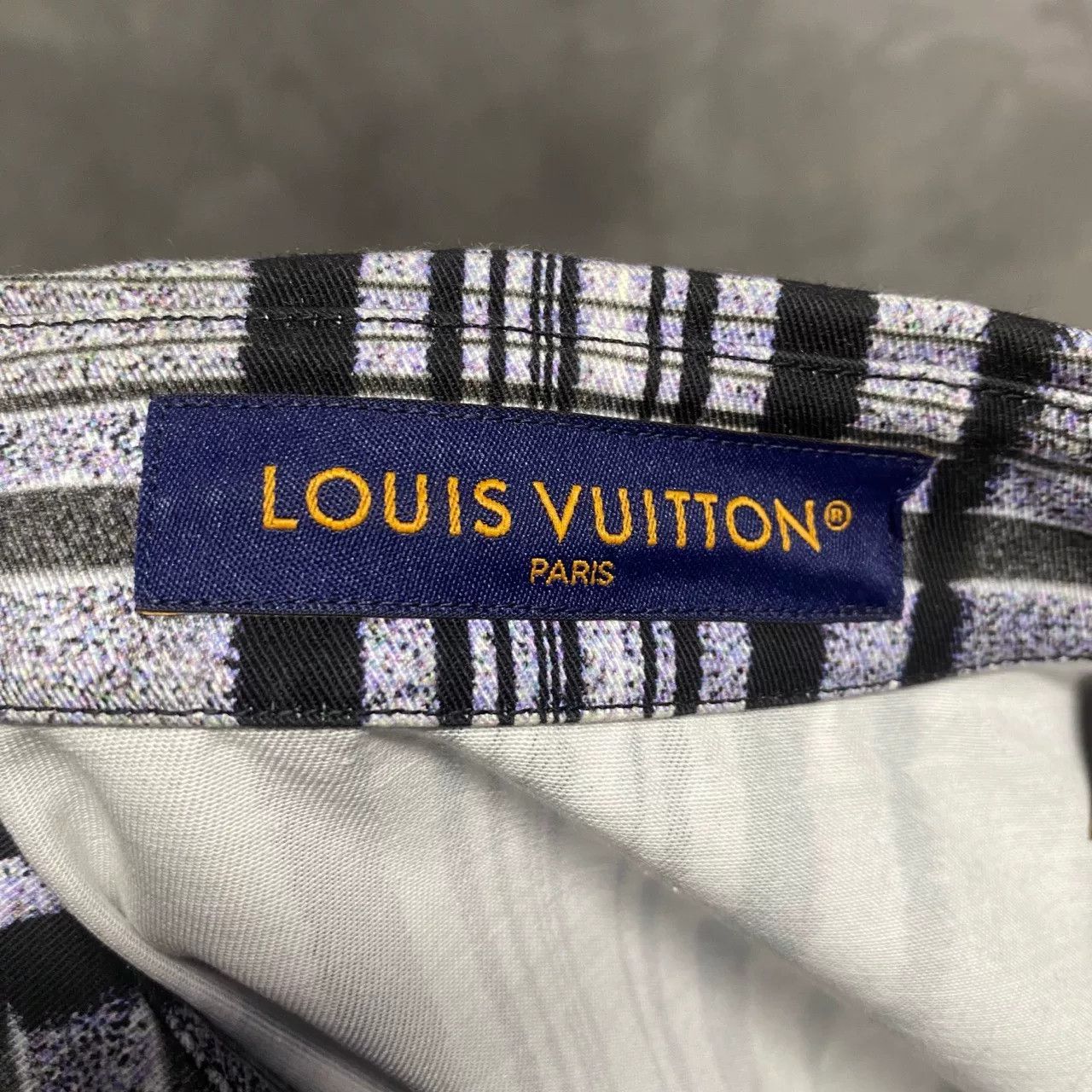 Louis Vuitton Louis Vuitton Plaid Landscape Logo Shirt Size US M / EU 48-50 / 2 - 3 Thumbnail