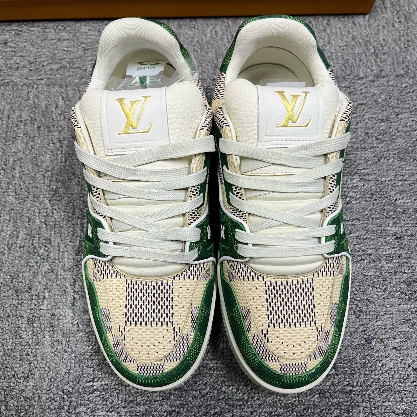 Louis Vuitton Louis Vuitton White Green Low-Top Sneakers Size US 5.5 / IT 35.5 - 2 Thumbnail