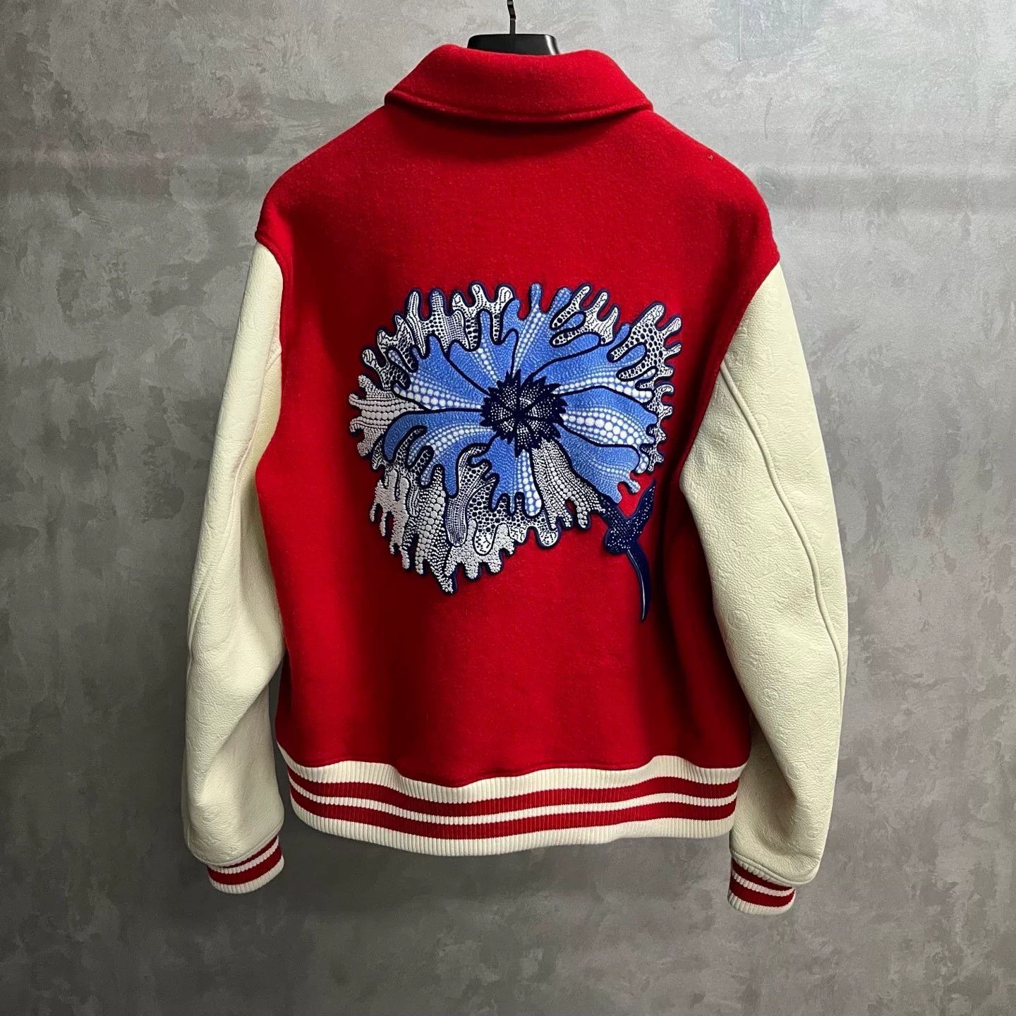Louis Vuitton Louis Vuitton Red Letter Embroidery Baseball Jacket Size US L / EU 52-54 / 3 - 2 Thumbnail