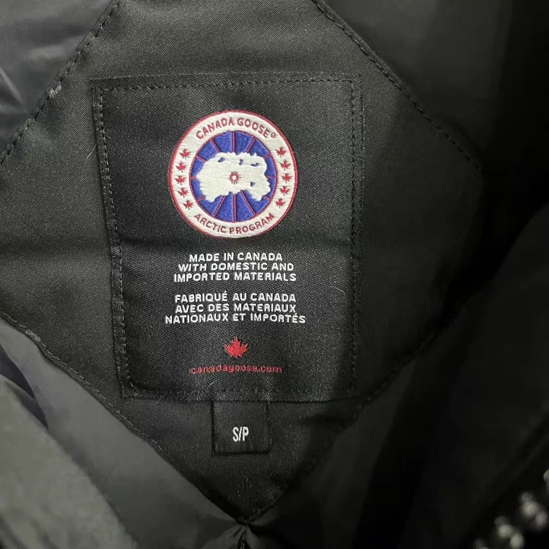 Canada Goose Canada Goose Black Ski Parka w/ Removable Fur Size US S / EU 44-46 / 1 - 3 Thumbnail