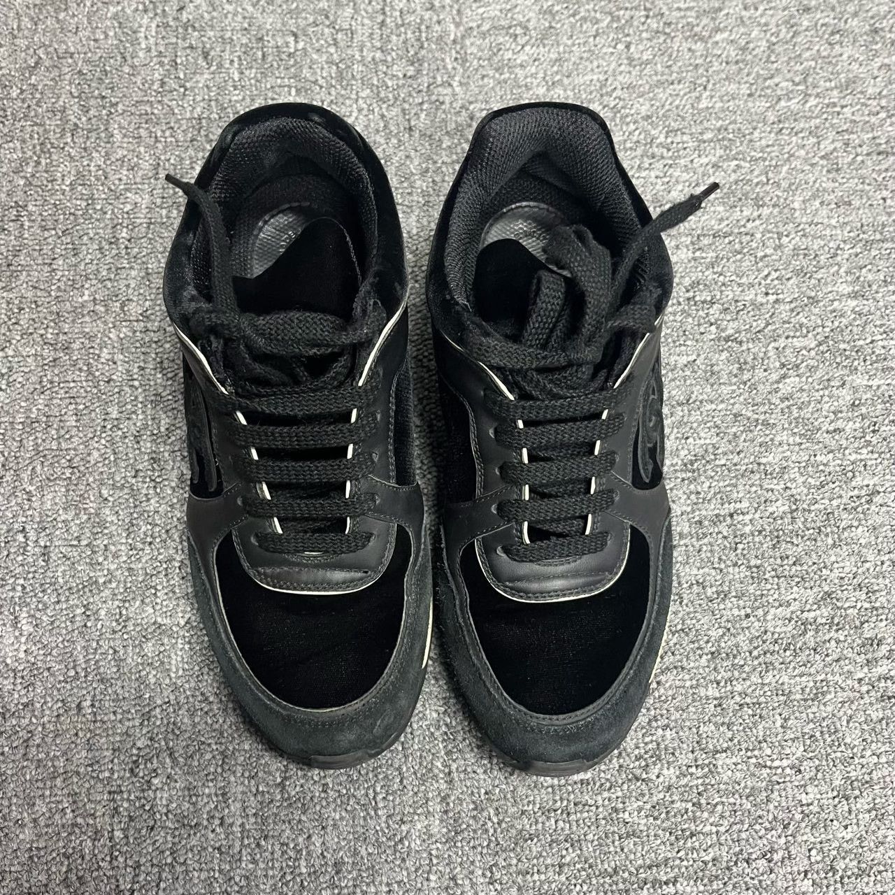 Chanel Chanel Black White CC Logo Sneakers Size US 5.5 / IT 35.5 - 2 Thumbnail