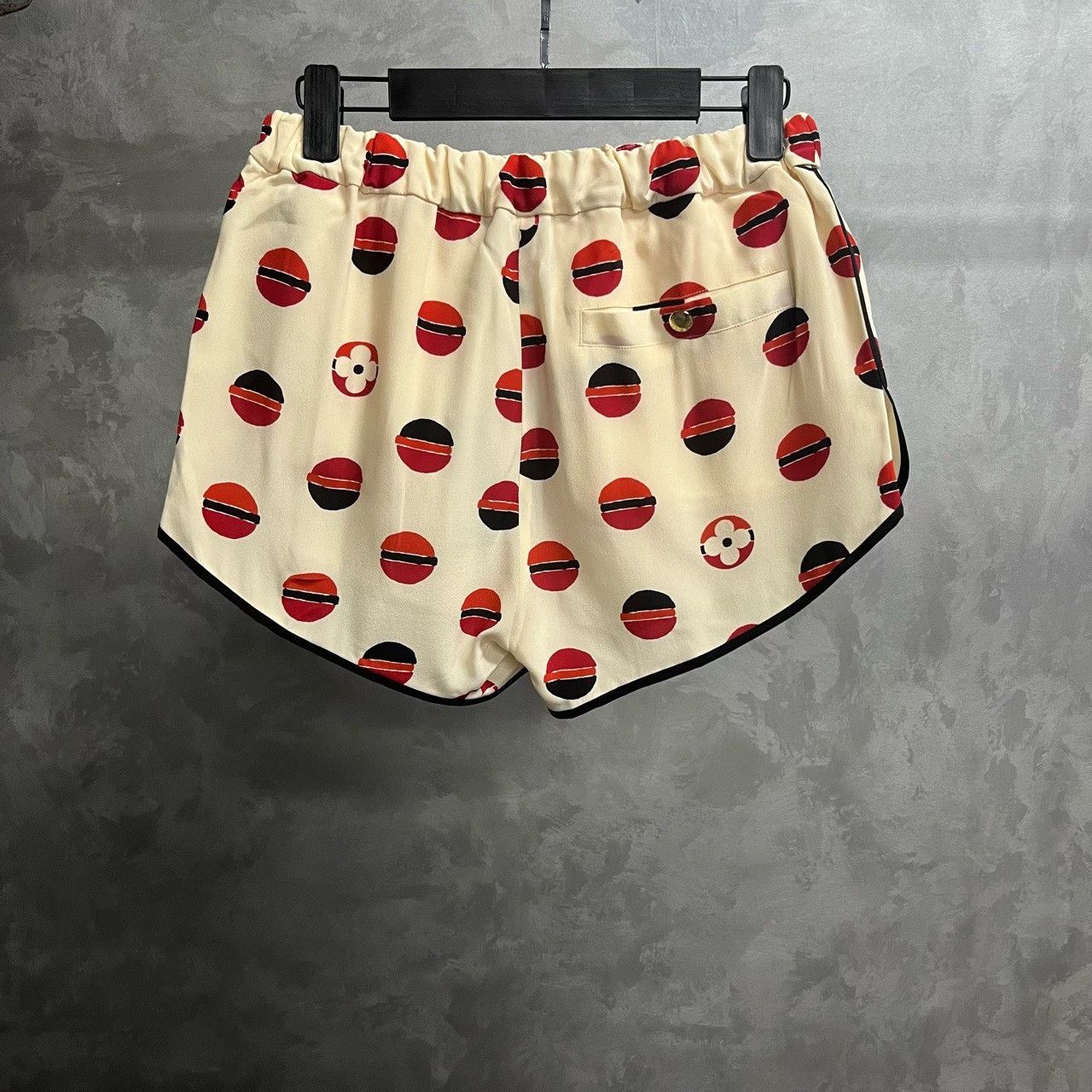 Louis Vuitton Louis Vuitton Pink Polka Dot Straight Shorts Size 34" / US 12 / IT 48 - 2 Thumbnail