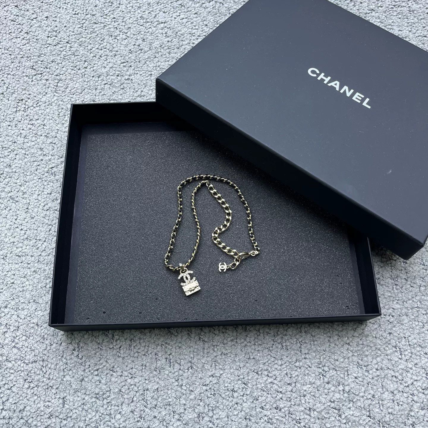 Chanel Chanel Gold Double C Bag Pendant Necklace Size ONE SIZE - 4 Thumbnail