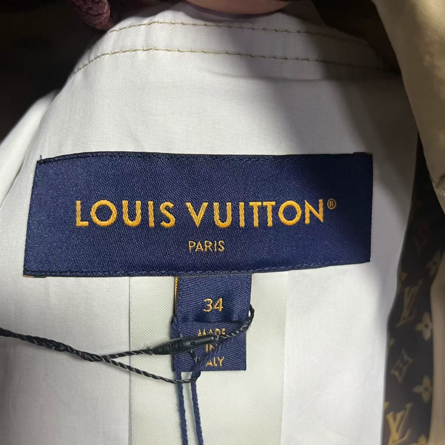 Louis Vuitton Louis Vuitton 2024 Beige Logo Hooded Parka Size XXS / US 00 / IT 34 - 3 Thumbnail
