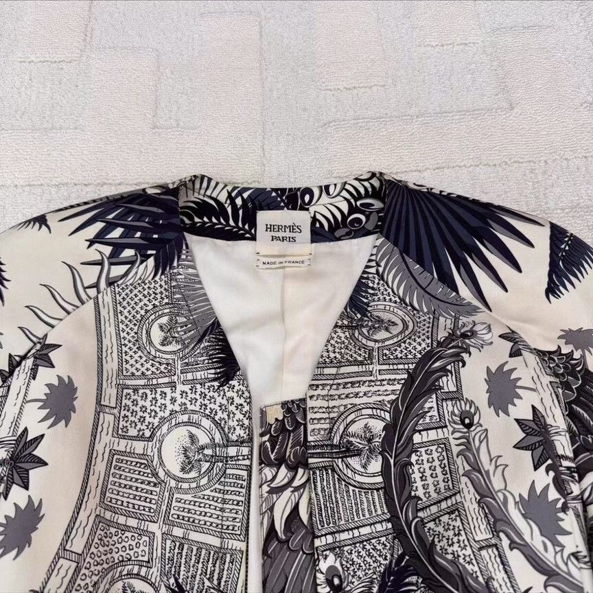 Hermes Hermes Silk Printed Jacket XS Women Size XS / US 0-2 / IT 36-38 - 3 Thumbnail