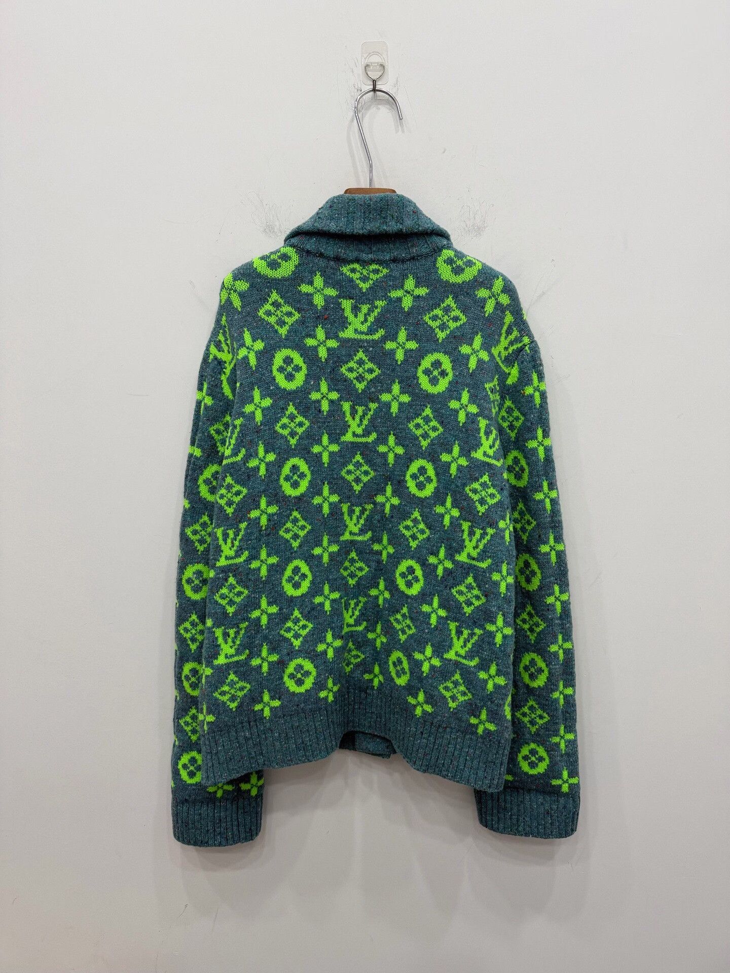 Louis Vuitton Louis Vuitton Knit Green Sweater XL Women Size XL / US 12-14 / IT 48-50 - 2 Thumbnail