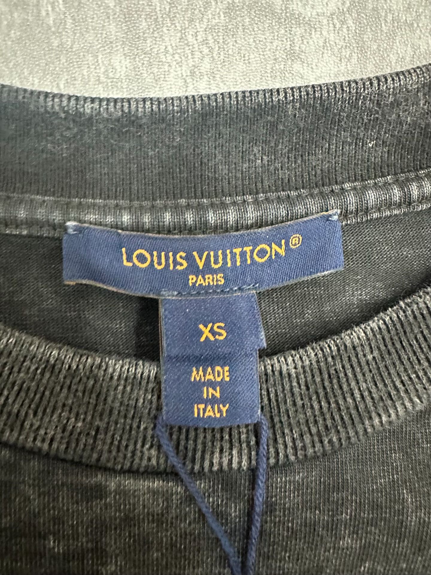 Louis Vuitton Louis Vuitton Distressed Black T-Shirt XS Women Size XS / US 0-2 / IT 36-38 - 4 Thumbnail