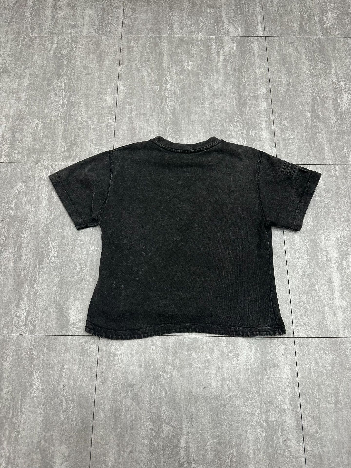 Louis Vuitton Louis Vuitton Distressed Black T-Shirt XS Women Size XS / US 0-2 / IT 36-38 - 2 Thumbnail