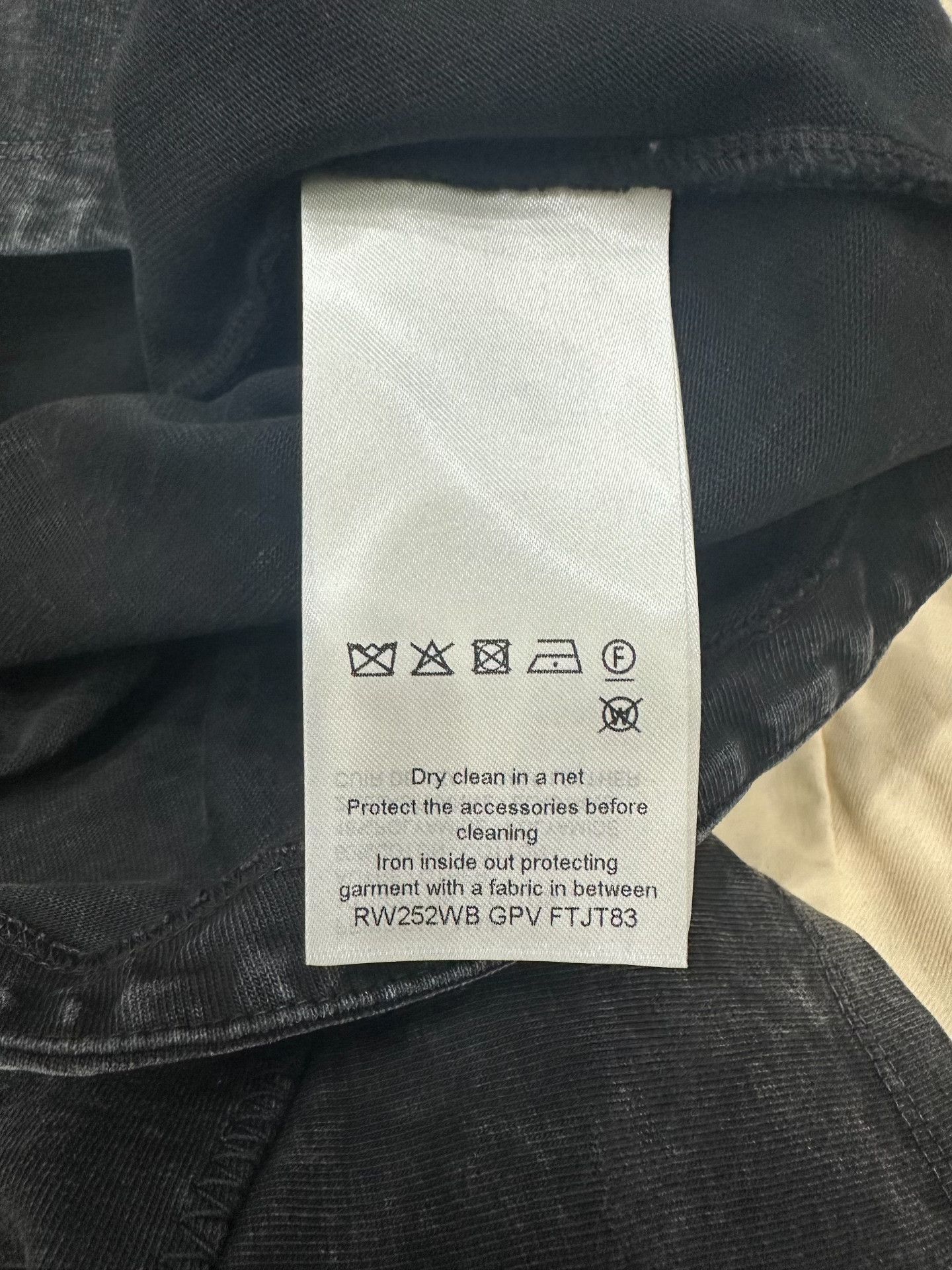 Louis Vuitton Louis Vuitton Distressed Black T-Shirt XS Women Size XS / US 0-2 / IT 36-38 - 5 Thumbnail