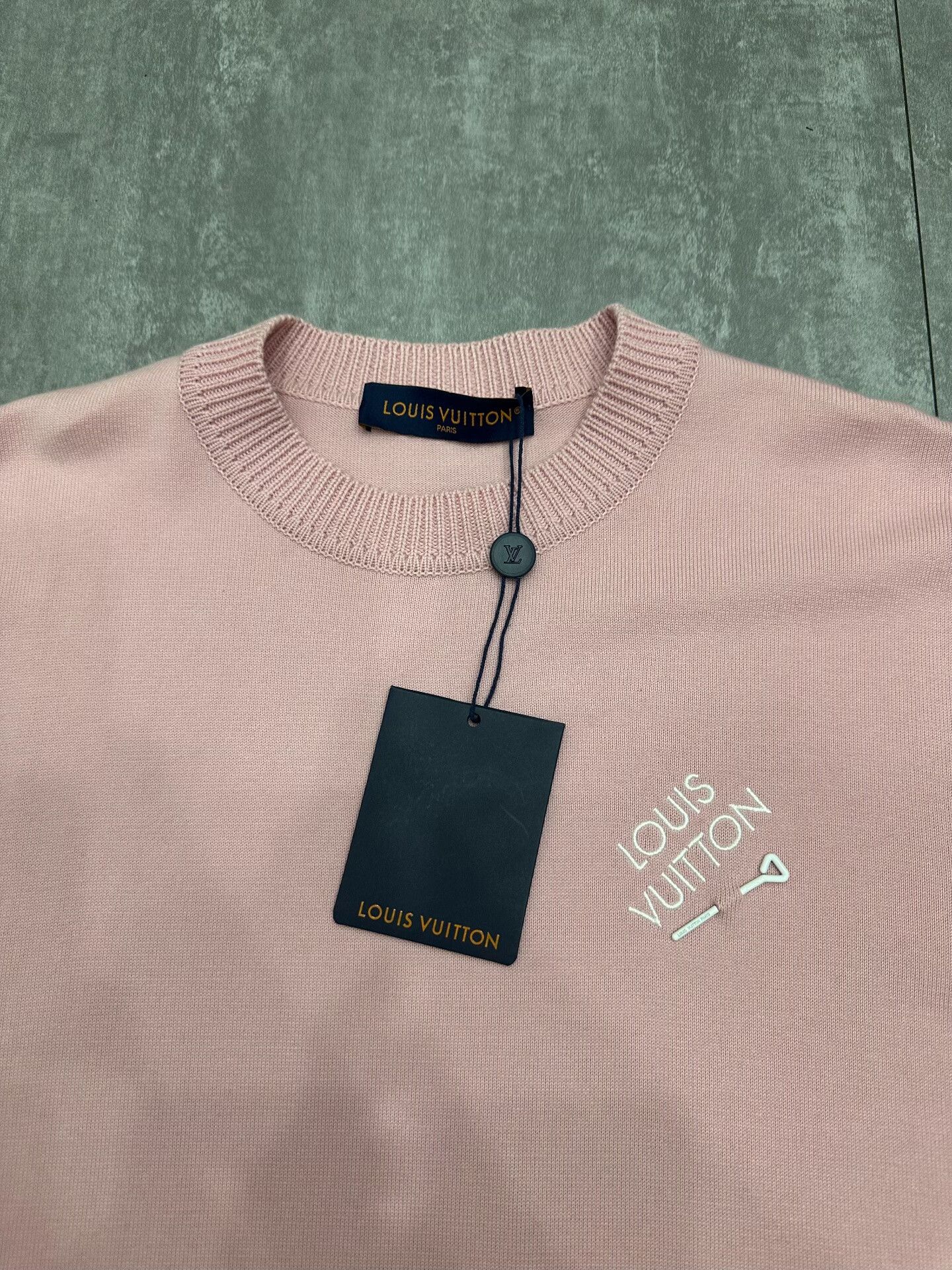 Louis Vuitton Louis Vuitton Embroidered Pink T-Shirt s Men Size US S / EU 44-46 / 1 - 3 Thumbnail