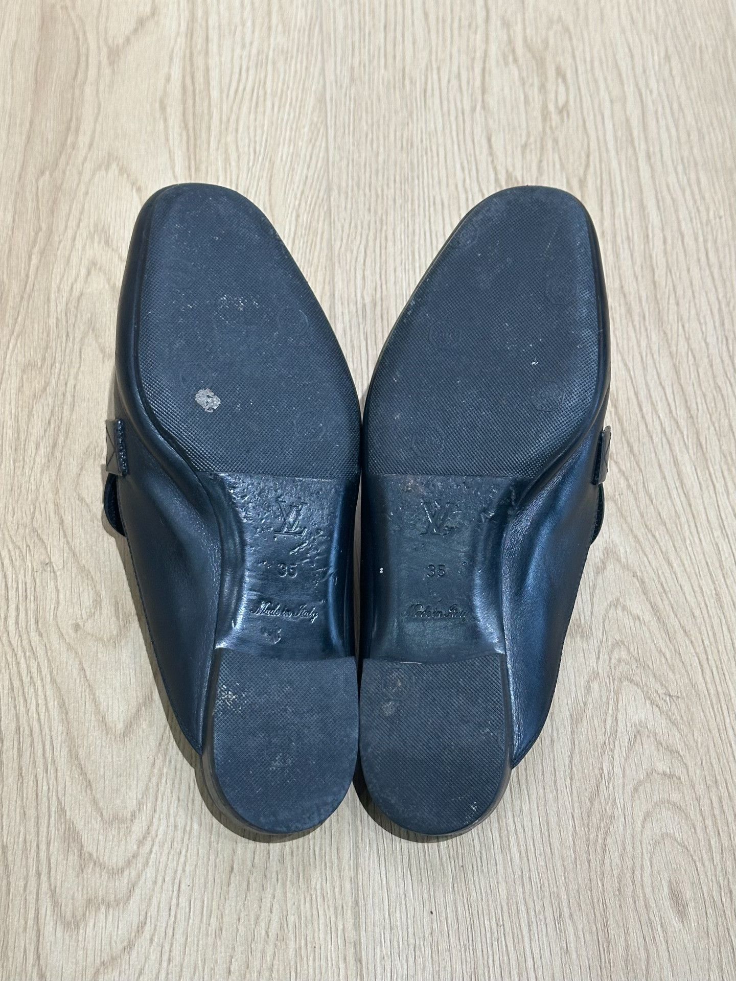Louis Vuitton Louis Vuitton Black Sandals us_5 Women Size US 5 / IT 35 - 6 Thumbnail