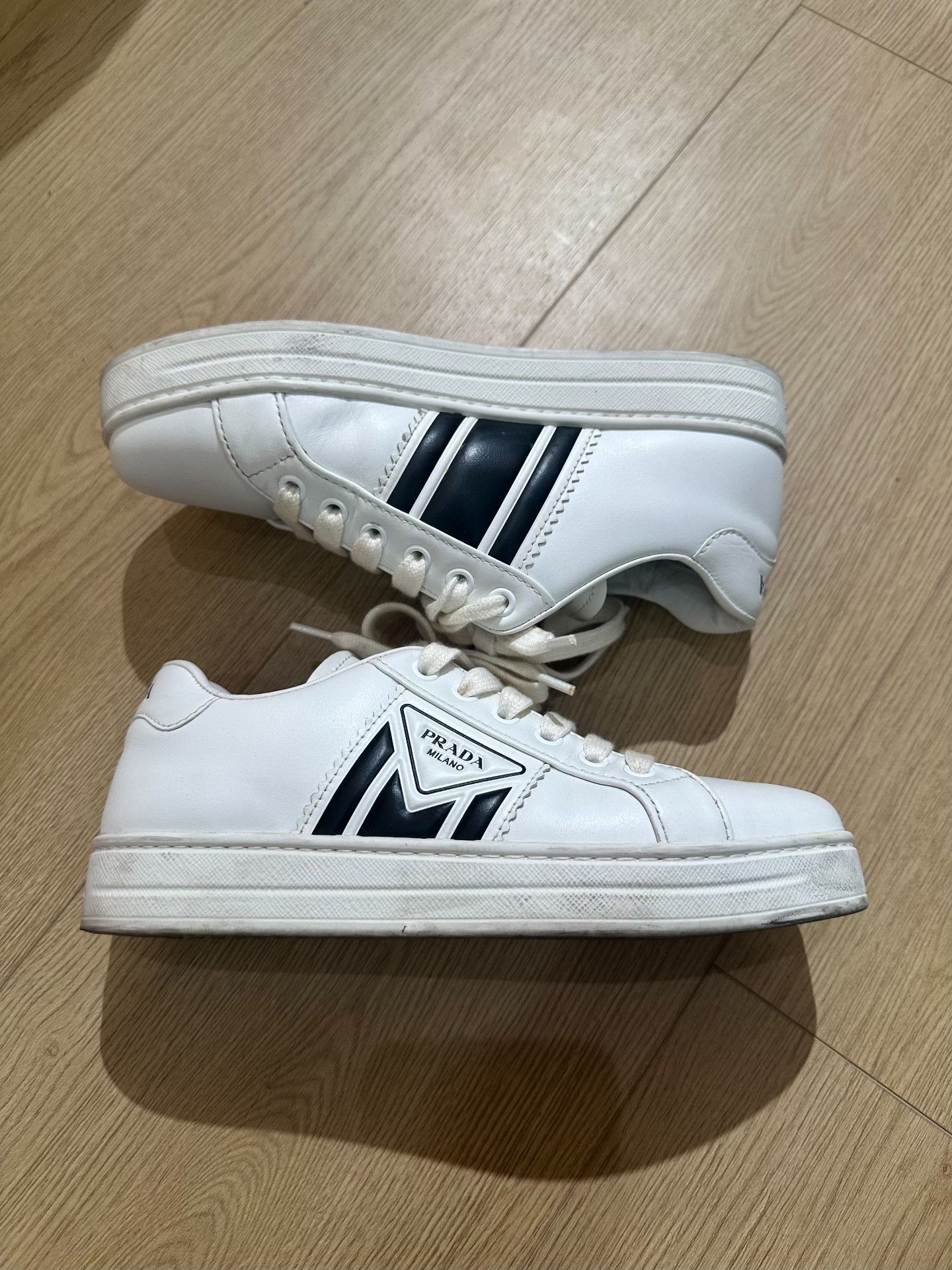 Prada Prada White Lowtop Sneakers us_5 Women Size US 5 / IT 35 - 4 Thumbnail