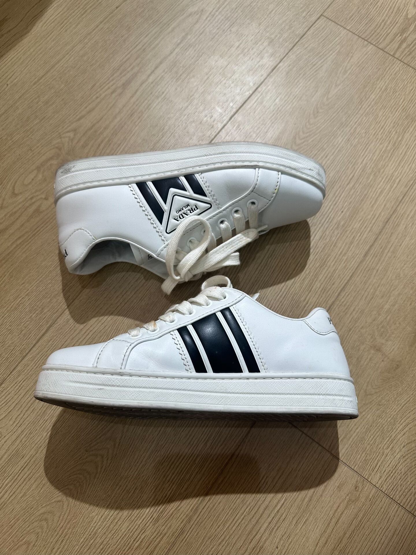 Prada Prada White Lowtop Sneakers us_5 Women Size US 5 / IT 35 - 3 Thumbnail