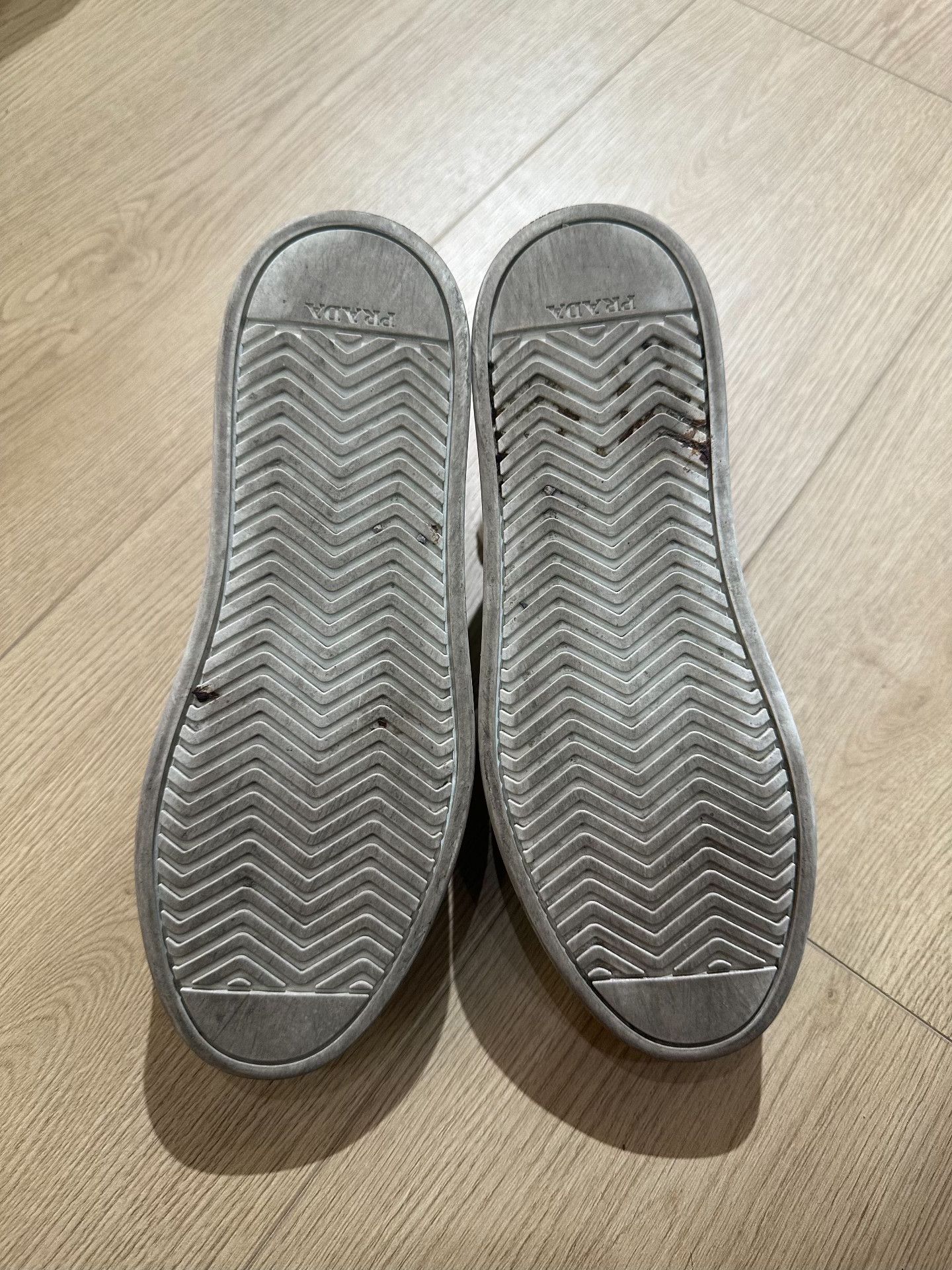 Prada Prada White Lowtop Sneakers us_5 Women Size US 5 / IT 35 - 6 Thumbnail